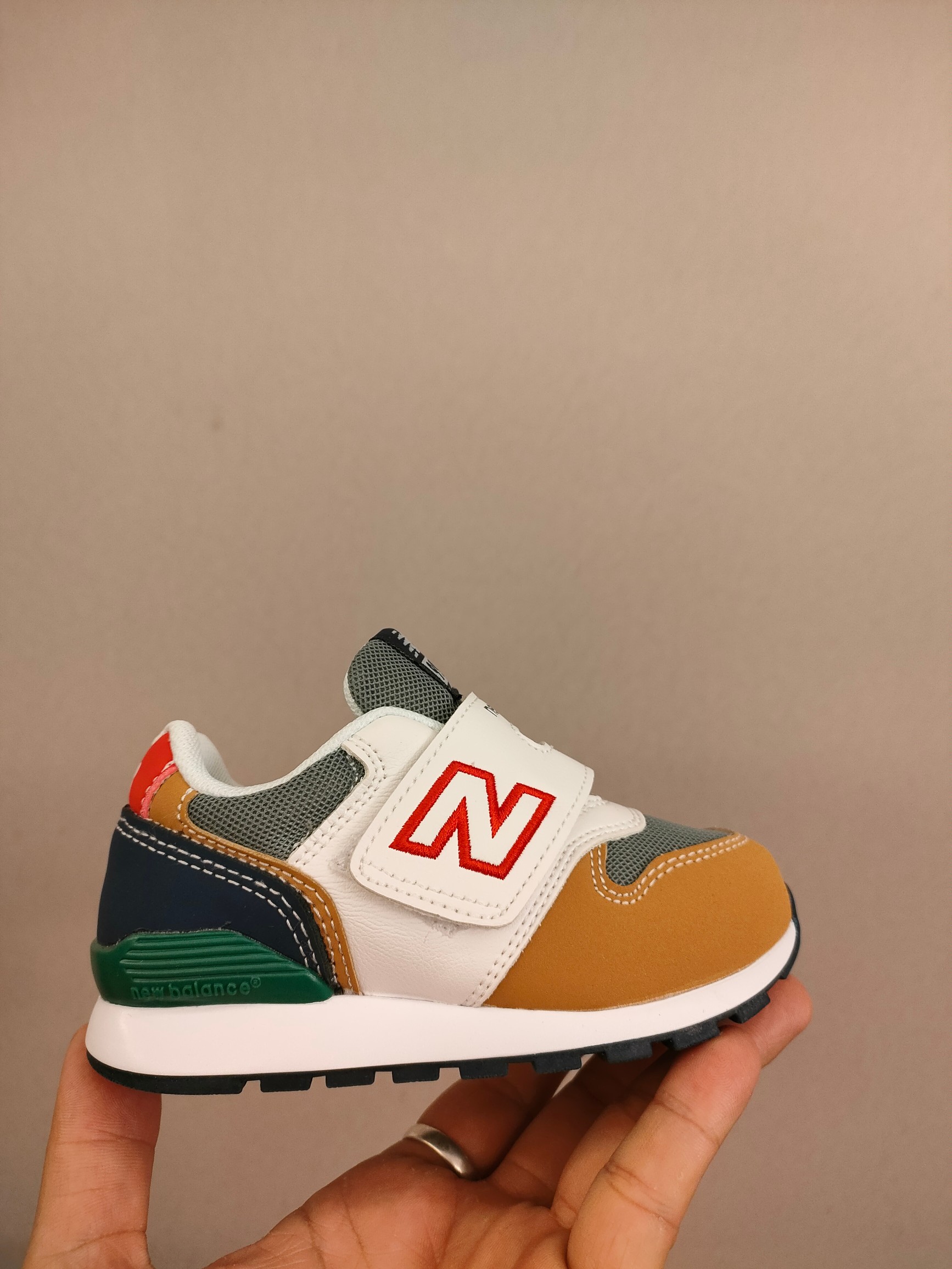 图片[3]-996儿童低帮透气防震防滑运动鞋 大童魔术贴加松紧带，小童魔术贴 经典的996系列！该系列传承了品牌的诸多优点，大胆创新！堪称经典系列里的经典，也是最为热门的系列！时隔一年，再次带来的童鞋，必属重磅～-选品中心