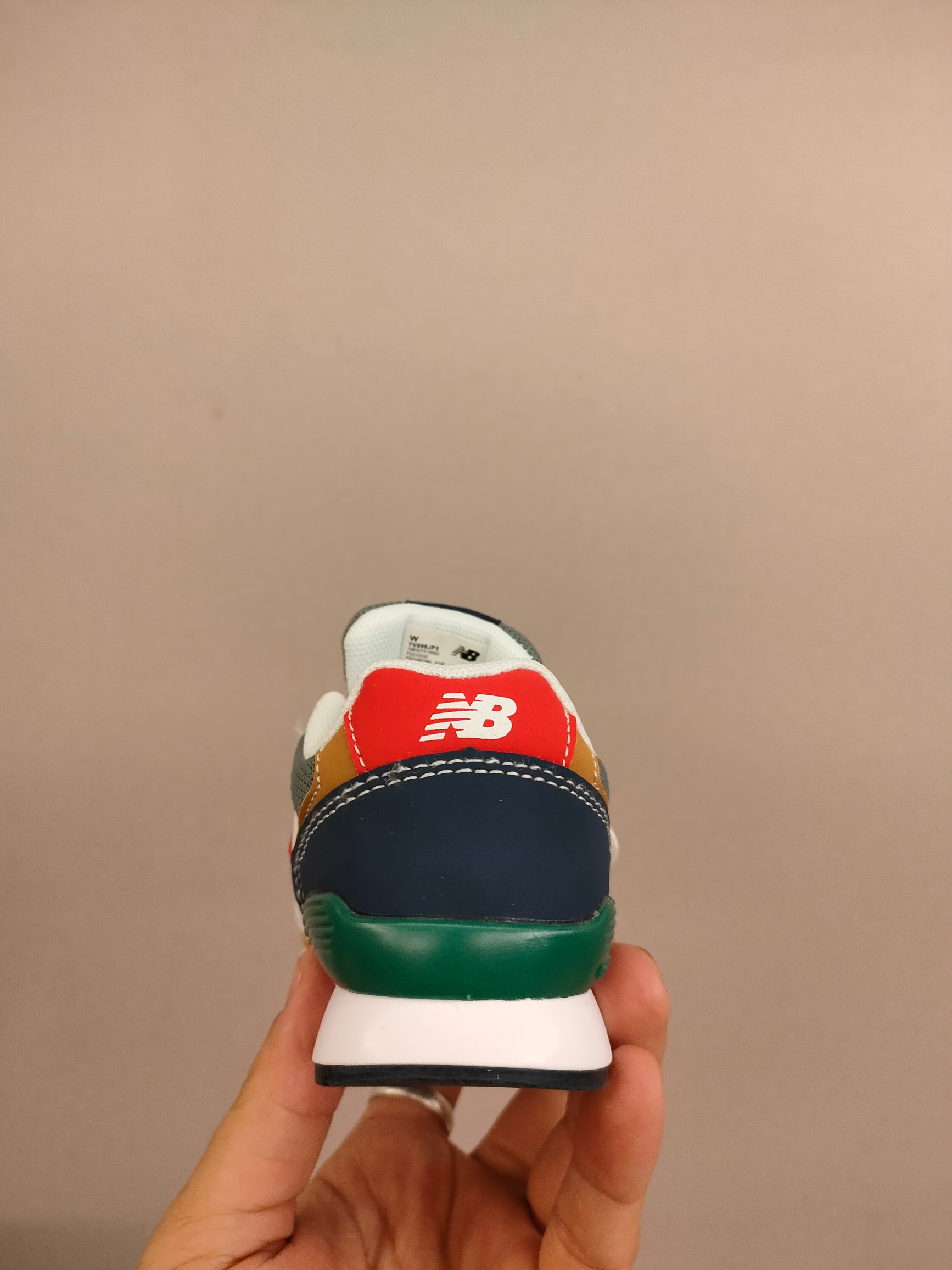 图片[6]-996儿童低帮透气防震防滑运动鞋 大童魔术贴加松紧带，小童魔术贴 经典的996系列！该系列传承了品牌的诸多优点，大胆创新！堪称经典系列里的经典，也是最为热门的系列！时隔一年，再次带来的童鞋，必属重磅～-选品中心