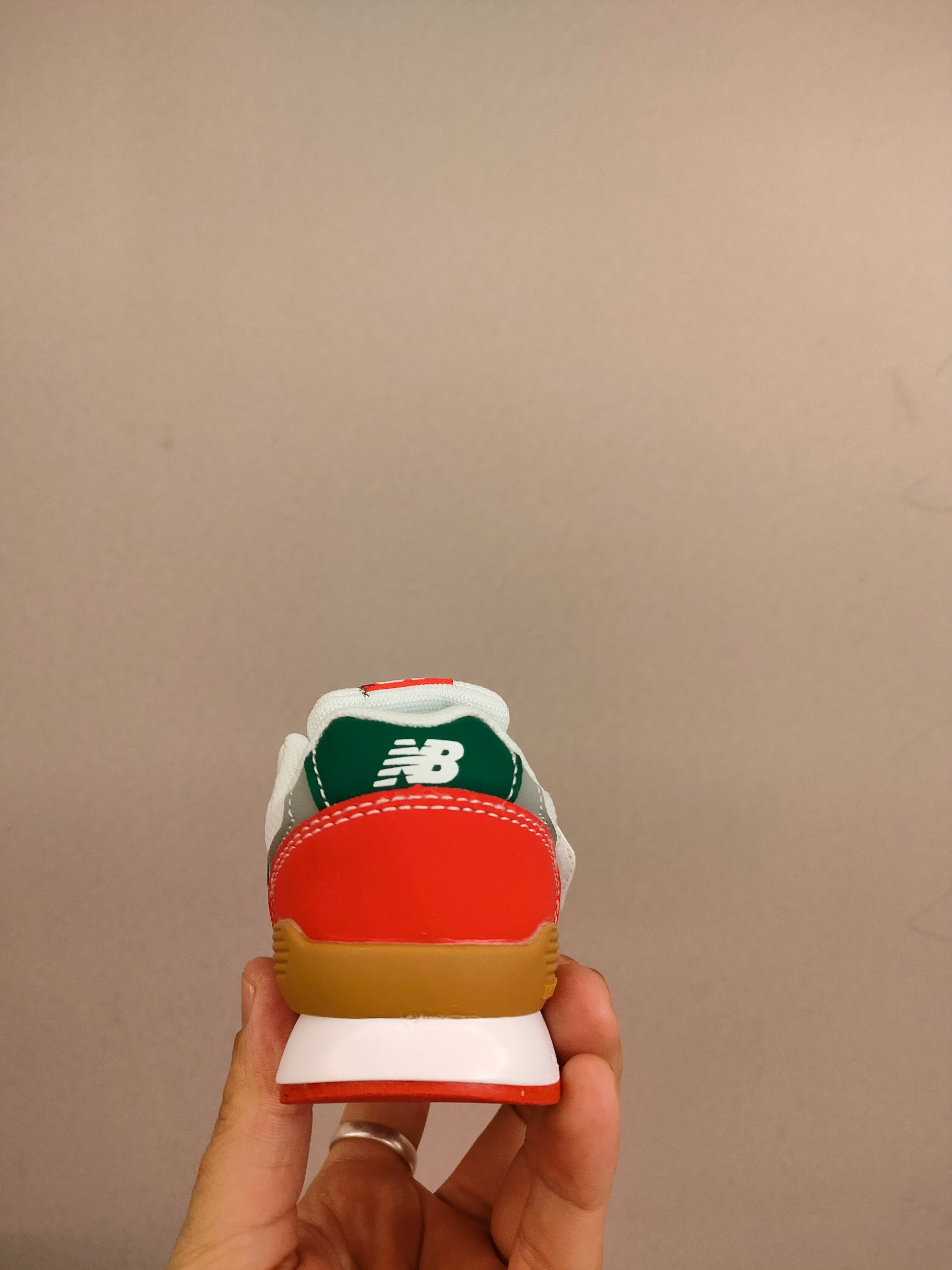 图片[6]-996儿童低帮透气防震防滑运动鞋 大童魔术贴加松紧带，小童魔术贴 经典的996系列！该系列传承了品牌的诸多优点，大胆创新！堪称经典系列里的经典，也是最为热门的系列！时隔一年，再次带来的童鞋，必属重磅～-选品中心