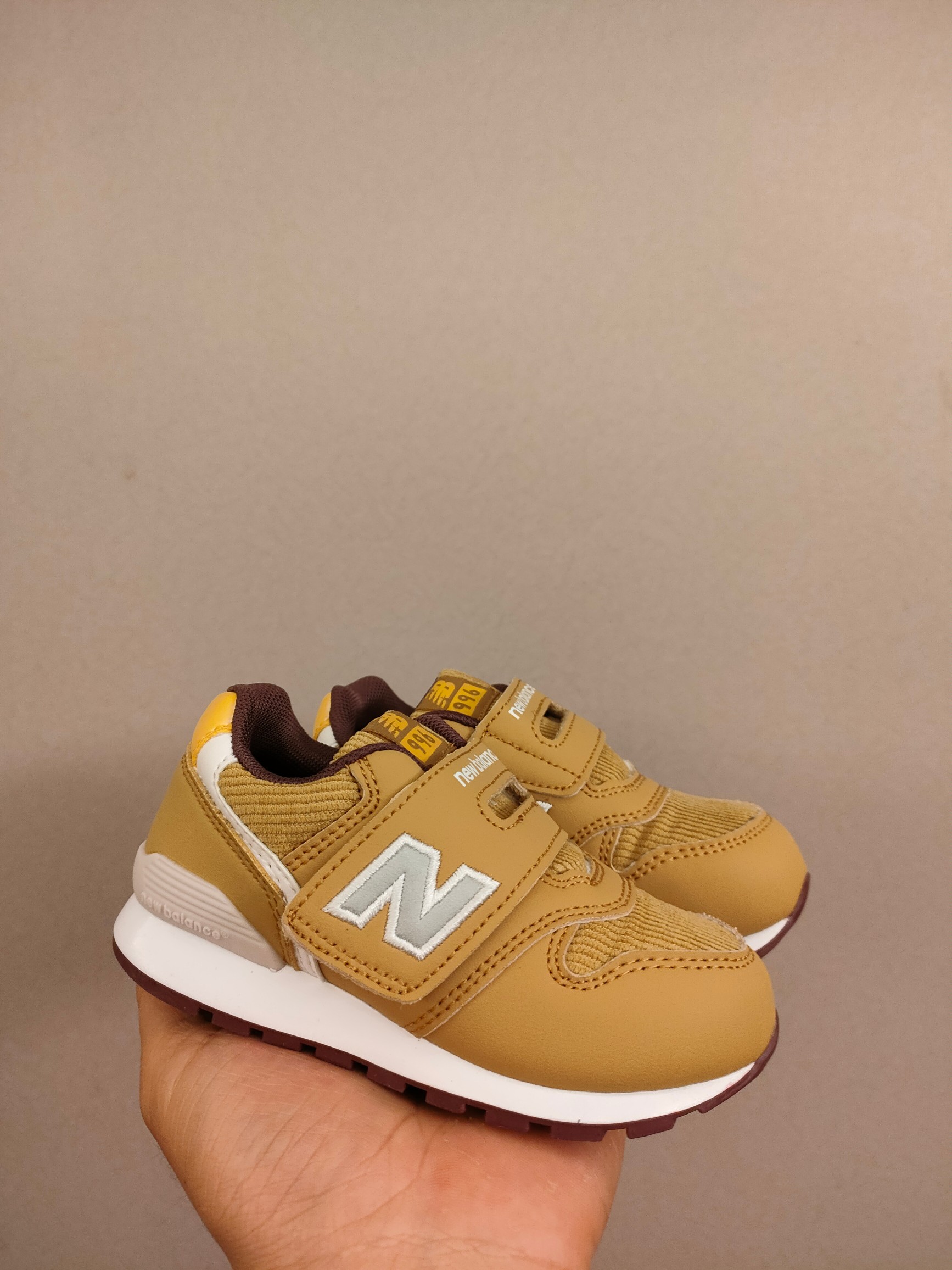 图片[2]-996儿童低帮透气防震防滑运动鞋 大童魔术贴加松紧带，小童魔术贴 经典的996系列！该系列传承了品牌的诸多优点，大胆创新！堪称经典系列里的经典，也是最为热门的系列！时隔一年，再次带来的童鞋，必属重磅～-选品中心