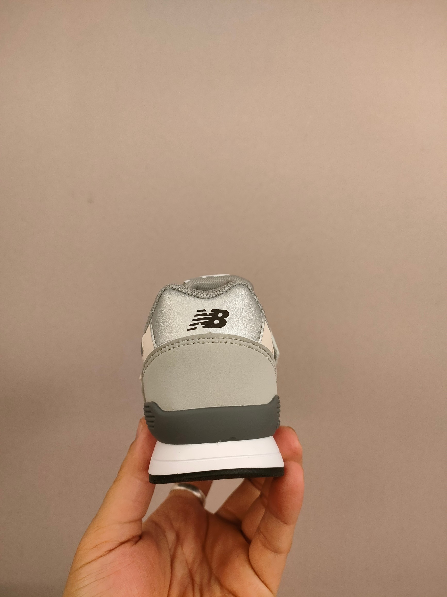 图片[6]-996儿童低帮透气防震防滑运动鞋 大童魔术贴加松紧带，小童魔术贴 经典的996系列！该系列传承了品牌的诸多优点，大胆创新！堪称经典系列里的经典，也是最为热门的系列！时隔一年，再次带来的童鞋，必属重磅～-选品中心