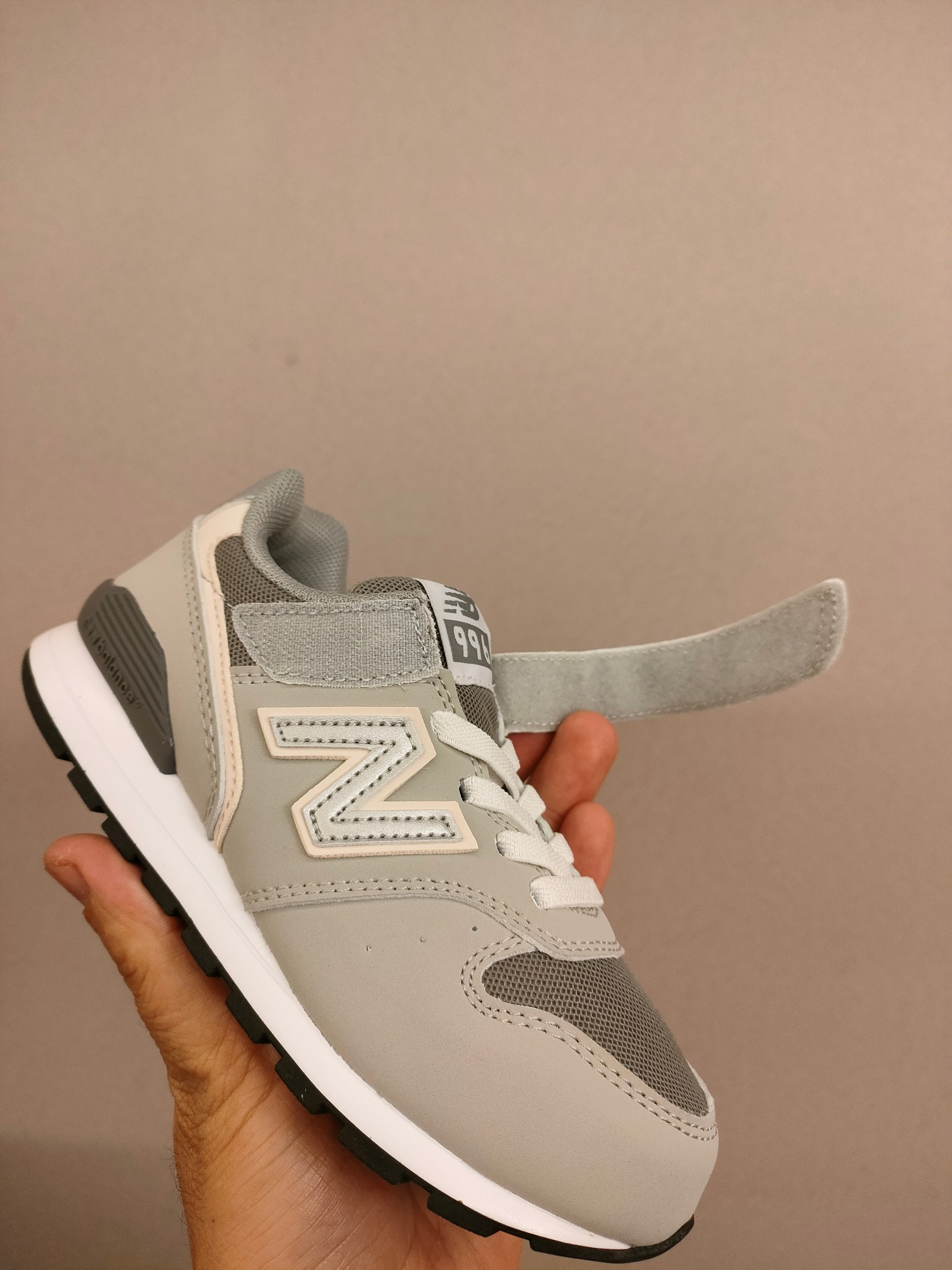 图片[7]-996儿童低帮透气防震防滑运动鞋 大童魔术贴加松紧带，小童魔术贴 经典的996系列！该系列传承了品牌的诸多优点，大胆创新！堪称经典系列里的经典，也是最为热门的系列！时隔一年，再次带来的童鞋，必属重磅～-选品中心