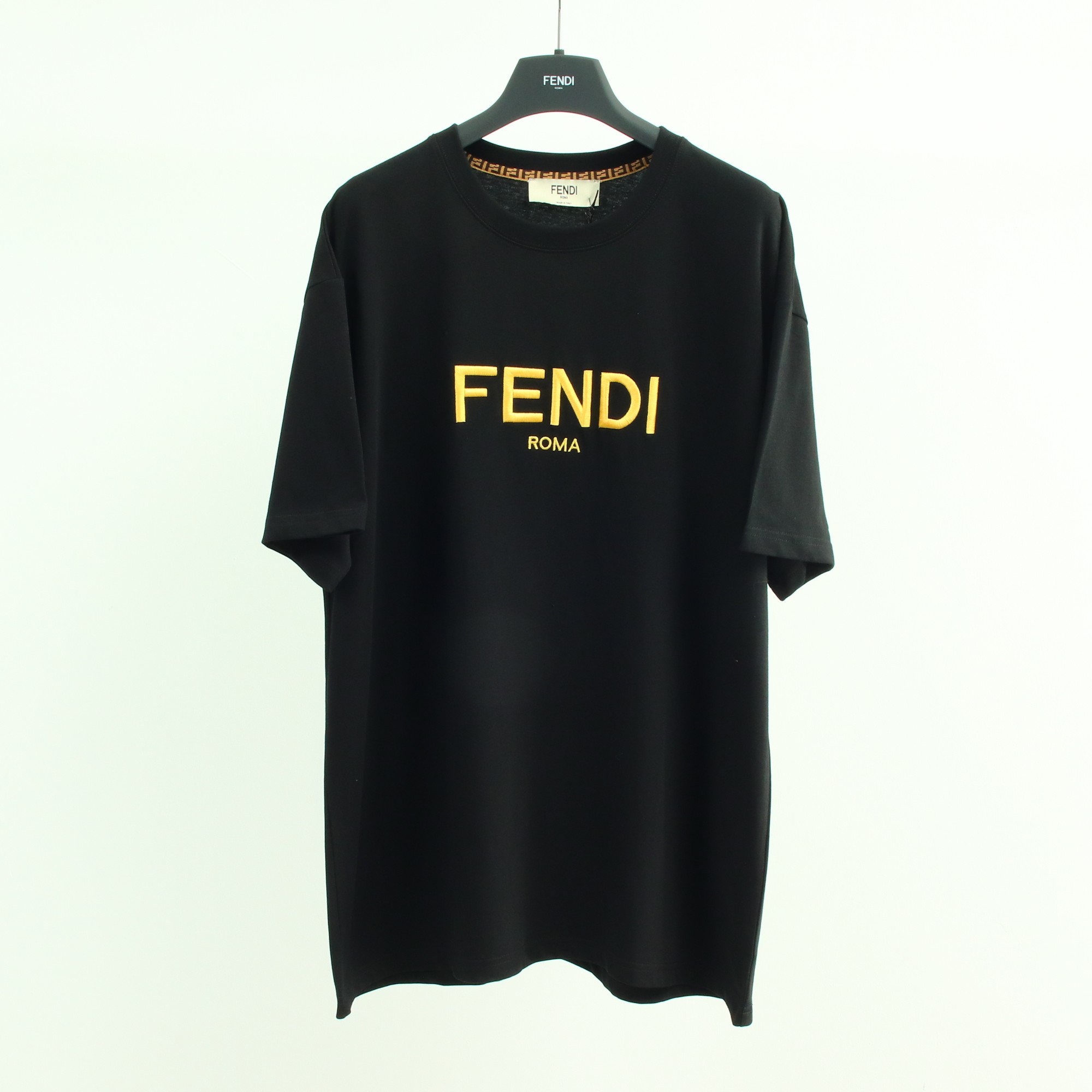스톤아일랜드 로고 자수 반팔 티셔츠 897 Stone Island T Shirt