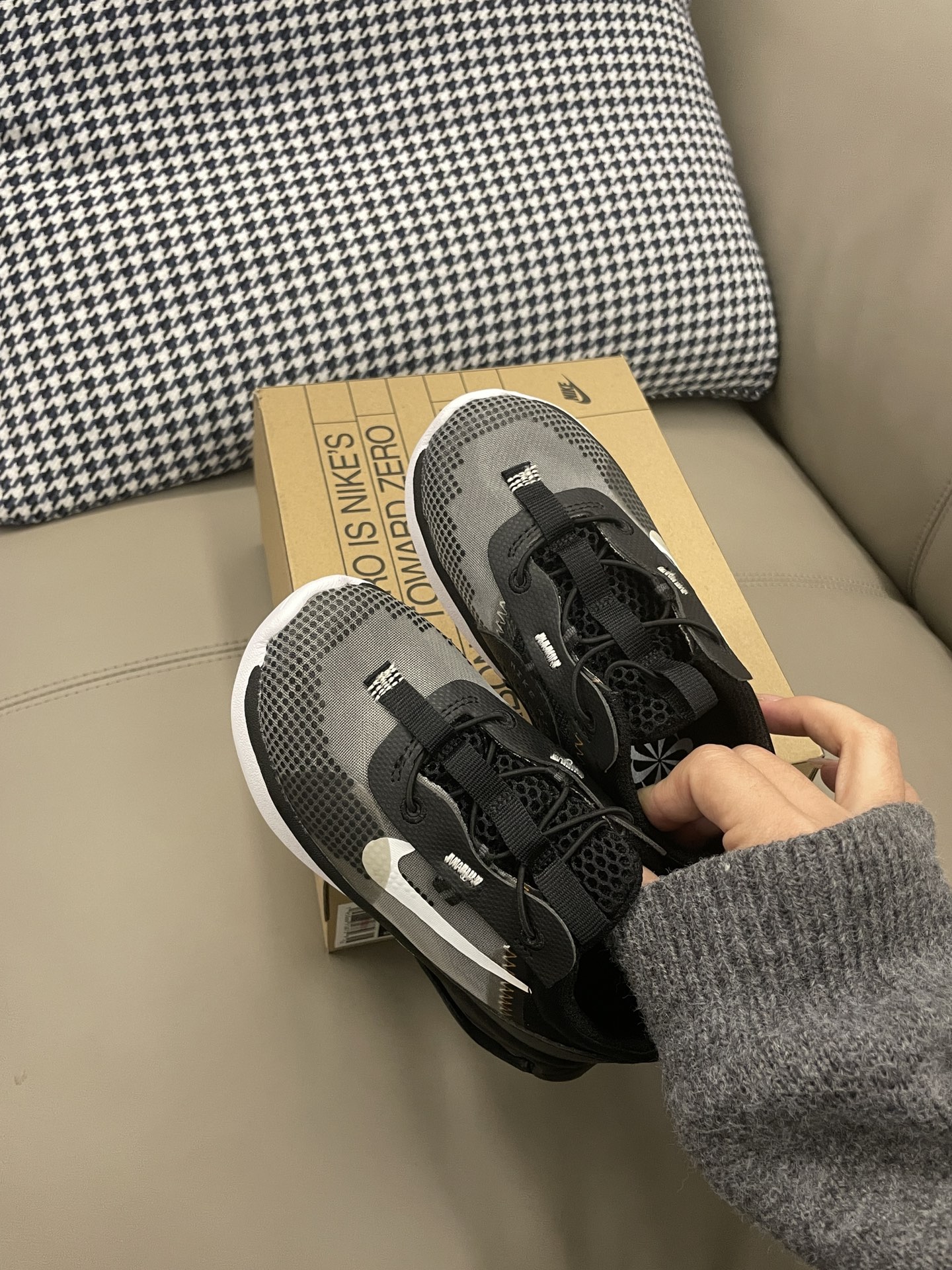 图片[9]-NK Air Max2021气垫缓震跑步鞋尺码表 尺码：24-37.5，活动📣📣不同品牌，不同系列的鞋子，鞋码存在差异 所以一定要量一下宝宝脚长 根据宝宝脚长+1或者1.5cm选择相对应内长-选品中心