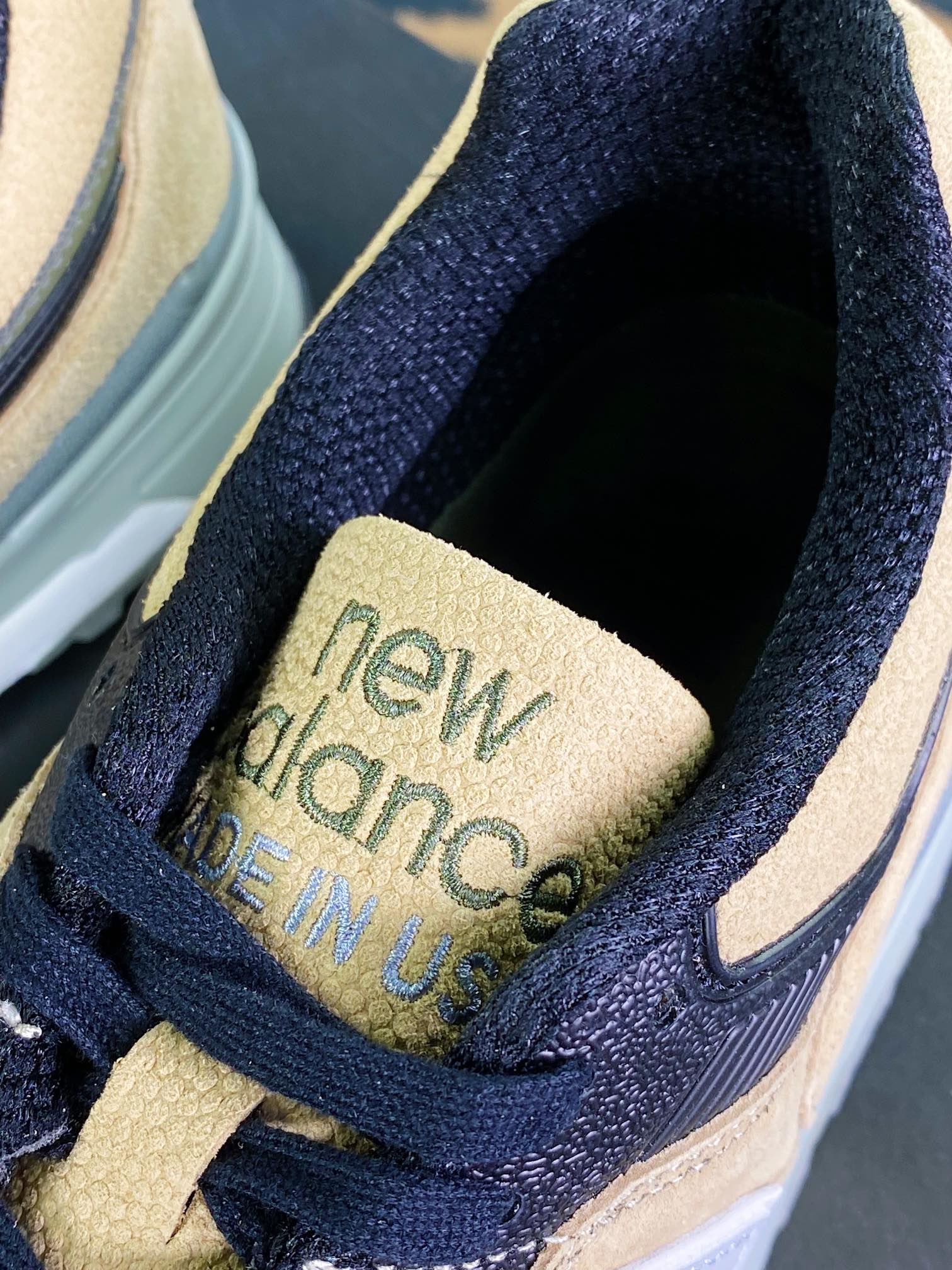 NBNew Balance Made in USA M997 high-end American origin jogging shoes ”Quicksand Yellow and Black” M997TNV