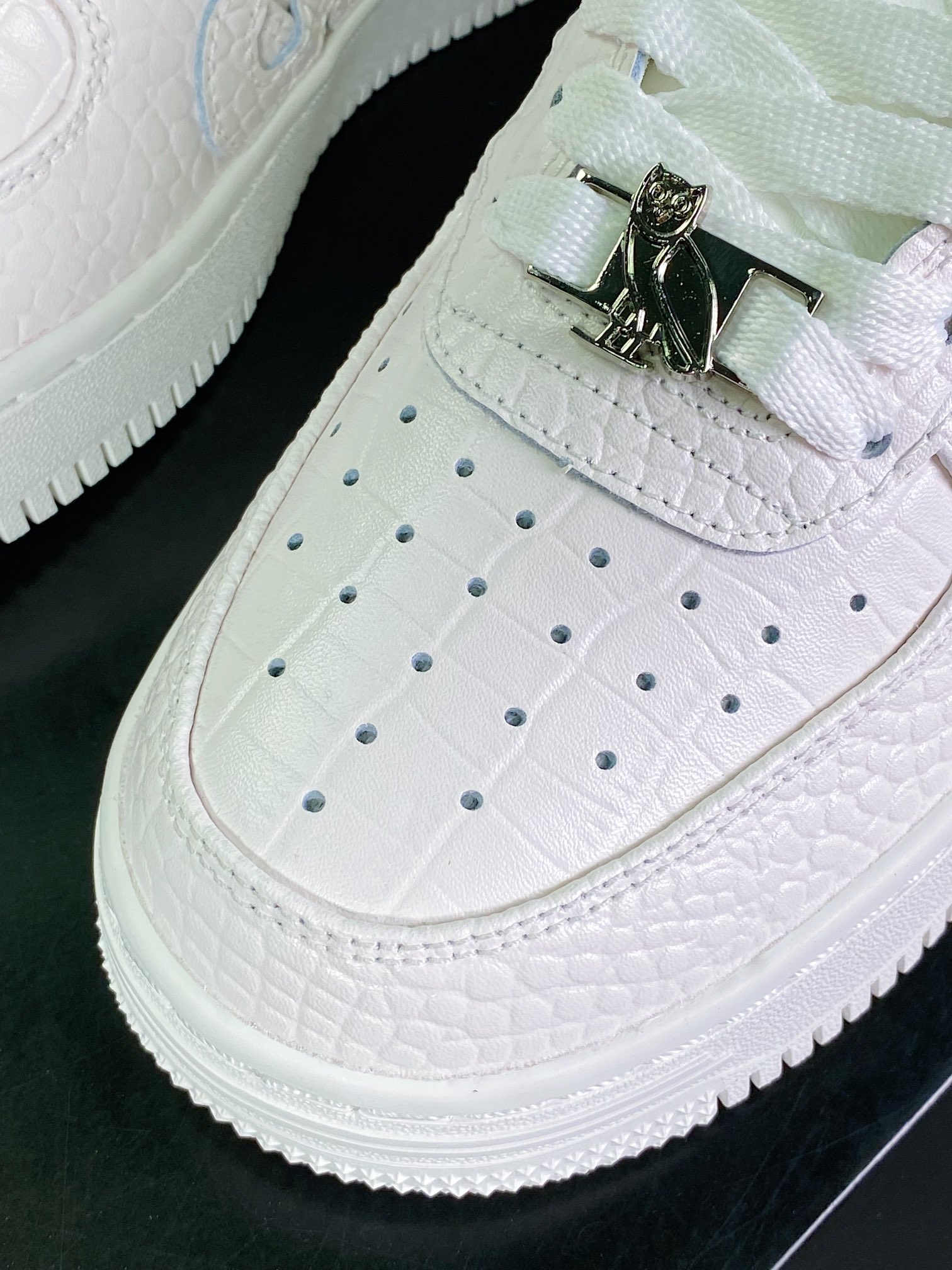 OVO x A Bathing Ape [BAPE] Sta Low ”White” Star series low-top suede shoes ”Crocodile White OVO” 1G8-010-091