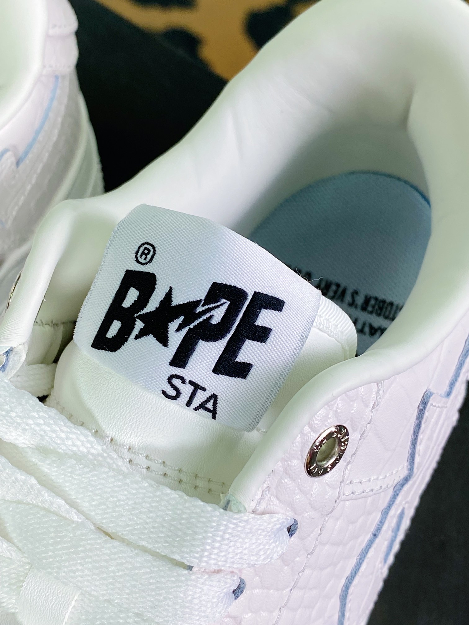 OVO x A Bathing Ape [BAPE] Sta Low ”White” Star series low-top suede shoes ”Crocodile White OVO” 1G8-010-091