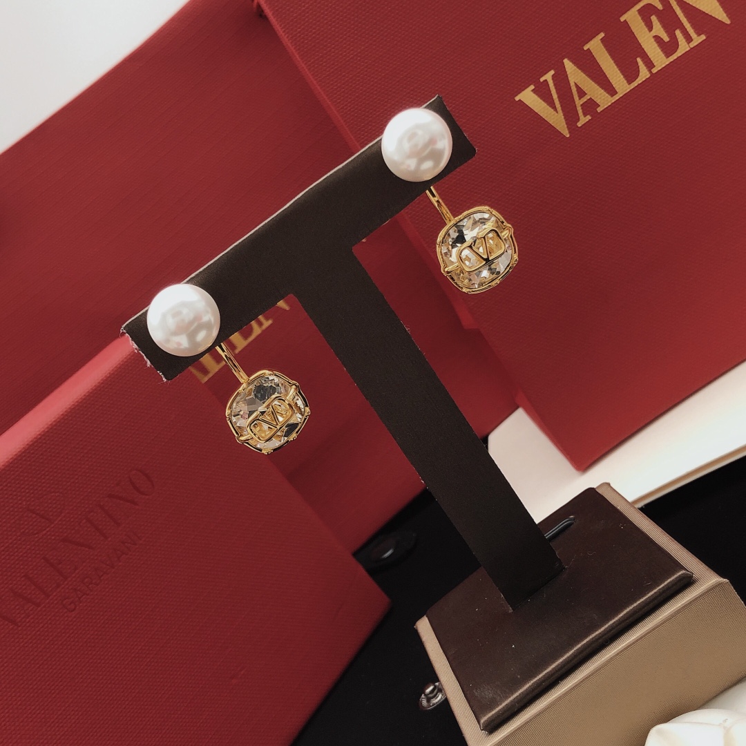 Valentino 华伦天奴耳勾珍珠 同步版本三色齐全