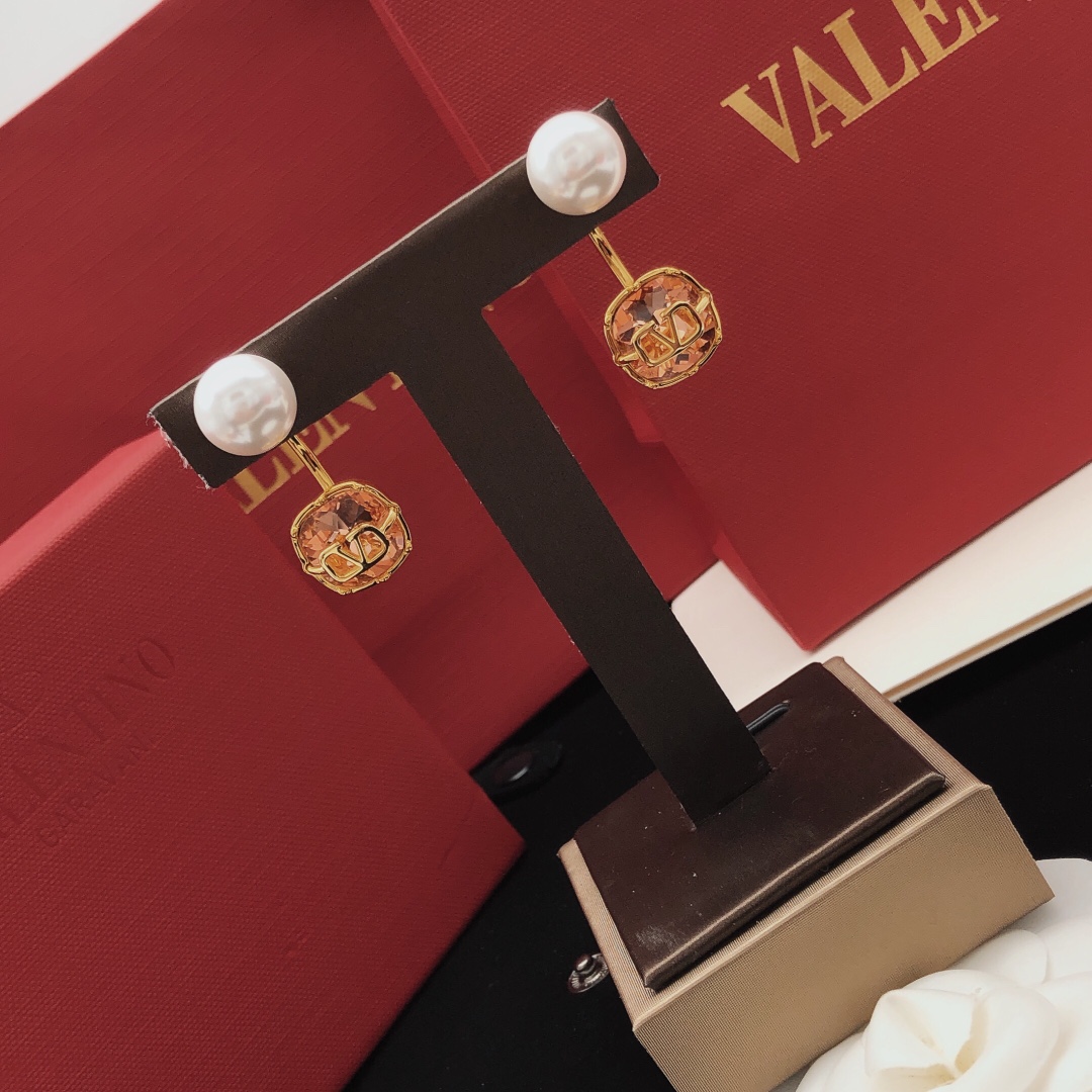 Valentino 华伦天奴耳勾珍珠 同步版本三色齐全