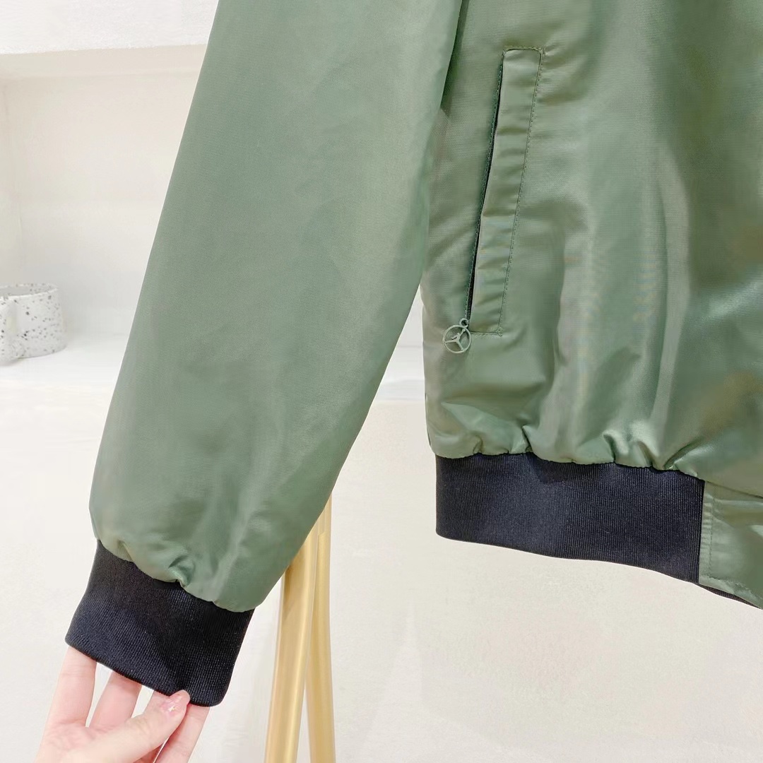 Air Jordan MA-1 Baseball Suit Collection: Stylish Couples’ Flight Jackets in Black and Green - 图片 7