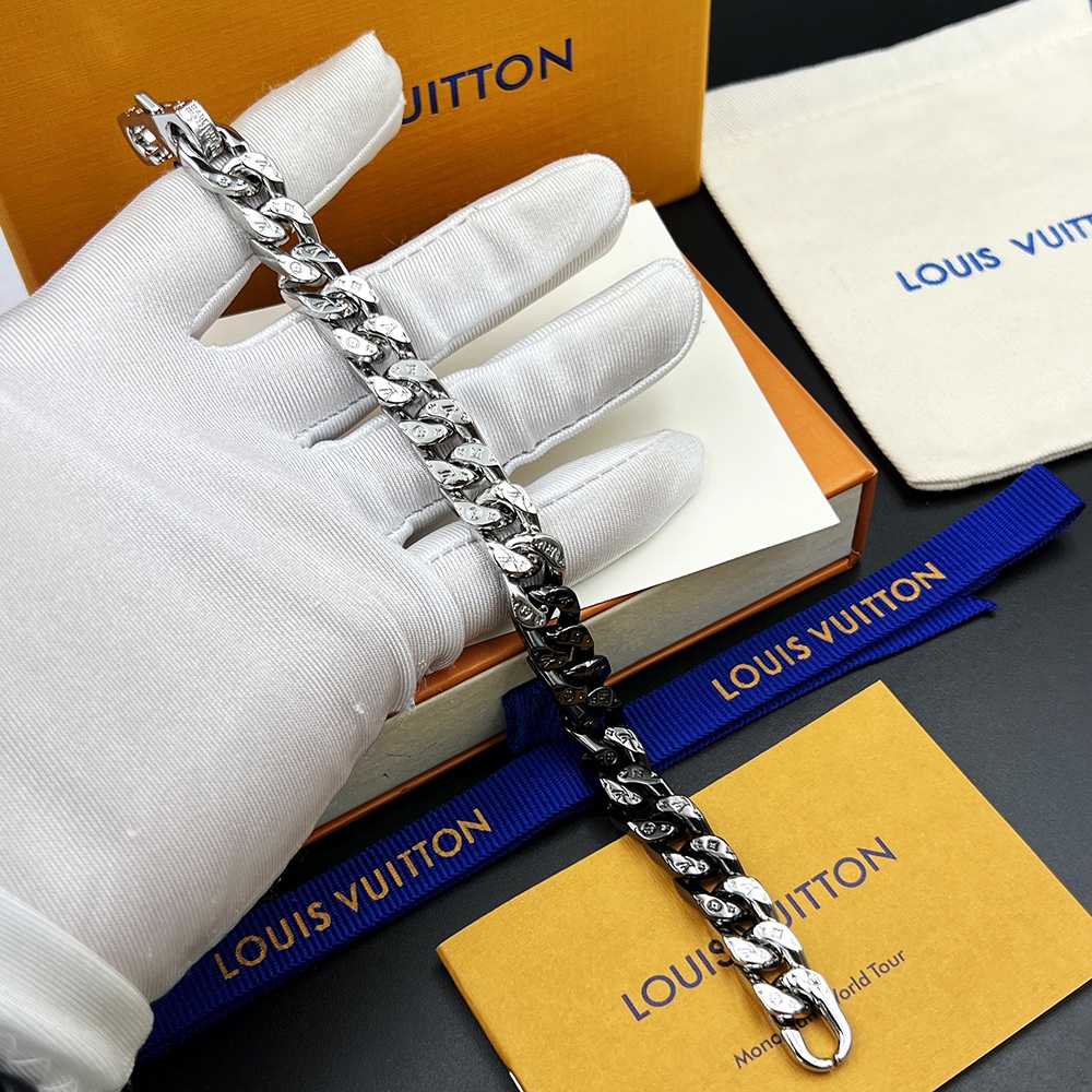 Louis Vuitton Classic Handcrafted Luxury Leather Shoulder Bag 8