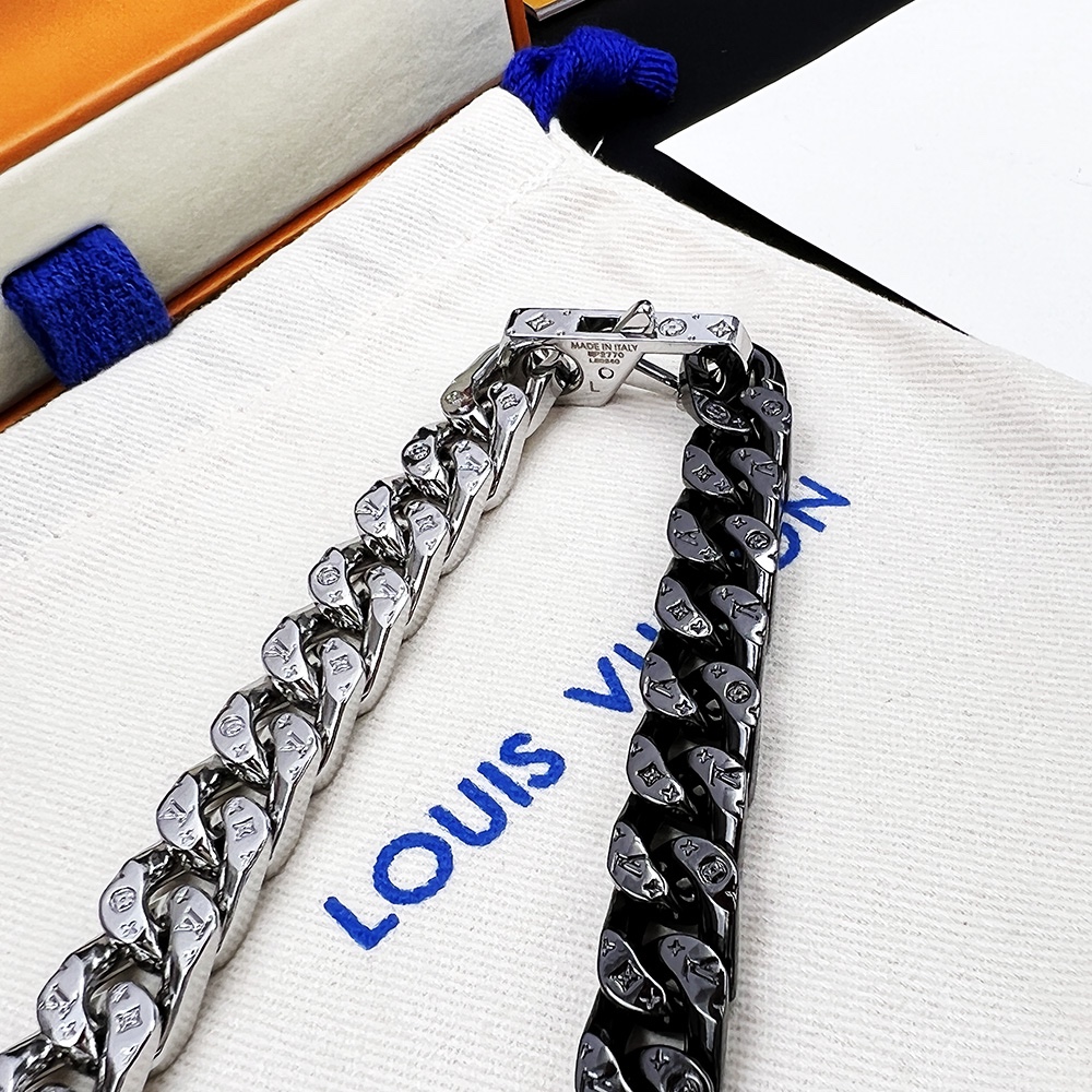 Louis Vuitton Haute Joaillerie Fine Jewelry Earrings Necklace Ring Ref 4