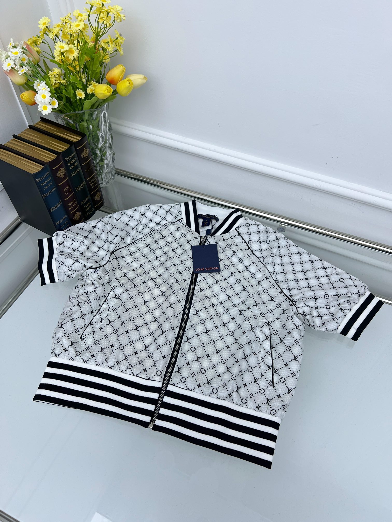 Louis Vuitton Online
 Clothing Shirts & Blouses Shorts Two Piece Outfits & Matching Sets Black White Cotton Casual