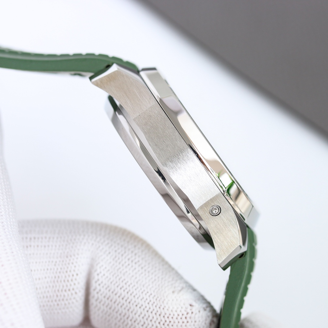 Patek Philippe Aquanaut Chronograph 5968A-001 detail 7