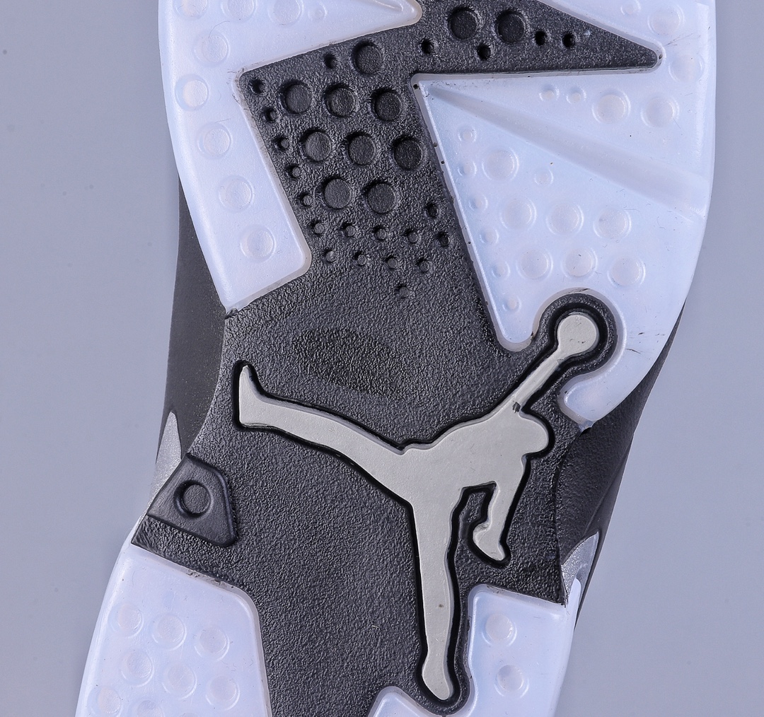 300 Air Jordan 6 Retro ”Metallic Silver” 高帮 黑银 AJ6 DX2836-001