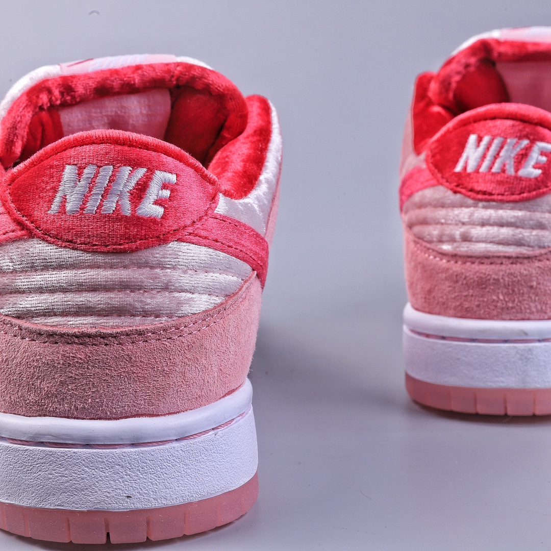 320 PK纯原 StrangeLove x Nike SB Dunk Low 联名情人节限定白粉 CT2552-800