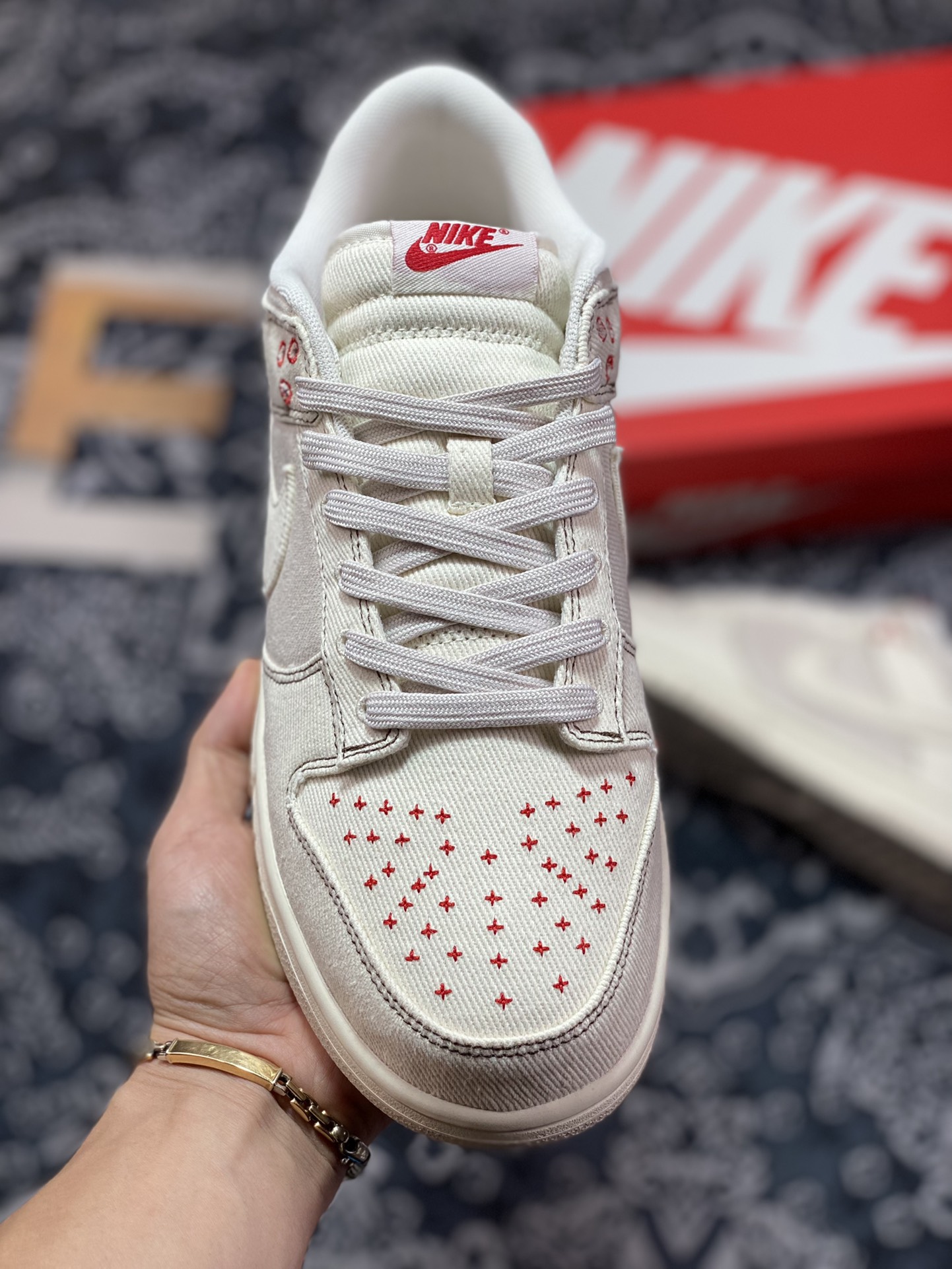 Dunk Series Low-top Casual Sports Skateboard Shoes ”Canvas Beige and Red Cross Stitch” 0834-100-Top High Quatity Cheap Sneakers Fashion Clothing Clothes Bags handbags Shoes of all Brand wholesale With The best Quality And Beautiful Price from China Factory Chinese suppliers wholesaler seller Dunk Series Low-top Casual Sports Skateboard Shoes ”Canvas Beige and Red Cross Stitch” 0834-100