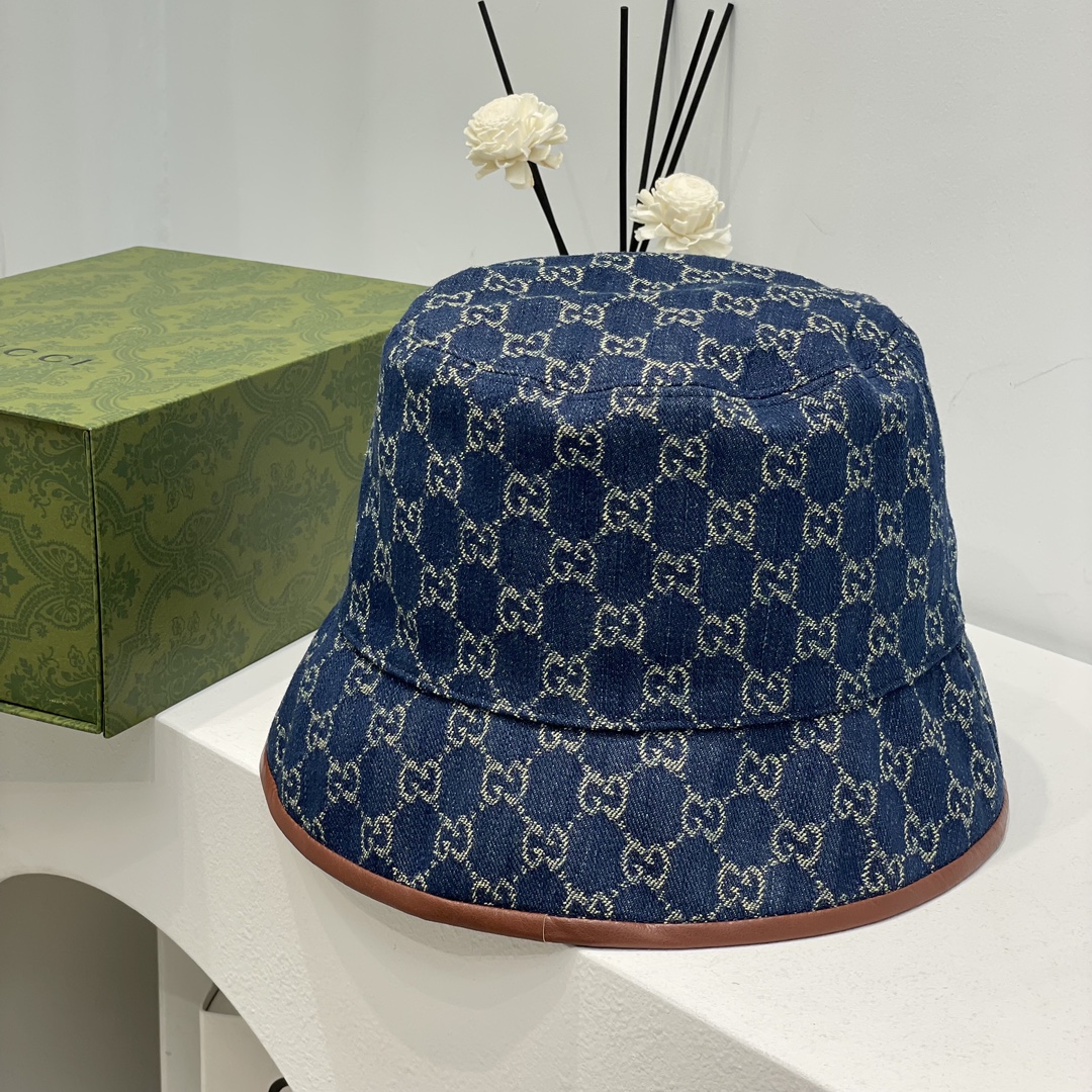 NO:214692,Gucci hot fisherman hat, high-version spot, upgraded version VS market various circulating versions, new denim jacquard fisherman hat basin hat, men and women couples model, hat body is made of denim fabric, jacquard craftsmanship, retro design, different market version is full of trendy elements from the inside to the outside, full logo makes fashion to the extreme, wear it and look back at the end, only for you to have a hat label inside the hat, fine workmanship, original single quality is undoubtedly full of fashion trend and high-end hat Fisherman hat baseball hat knit hat, hat, gucci, espadrilles, hats19860909Gucci爆款渔夫帽 高版本现货 升级版 VS市场各种流通版本,新款牛仔提花渔夫帽盆帽男女情侣款 帽身采用牛仔面料 提花工艺 复古设计 区别市场版本从内到外都充满了潮流元素 满满的logo让时尚发挥到极致 戴上它出门回头率只为你存在帽内有帽标 做工精细 原单品质毋庸置疑满满的时尚潮流高级感帽子渔夫帽棒球帽针织帽,帽子,gucci,espadrilles,hats,hat