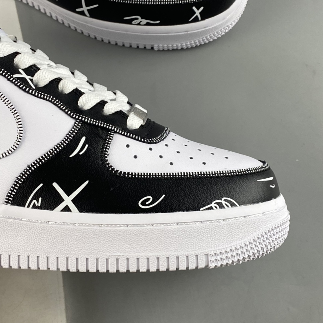 Kaws x Nike Air Force 1'07 Low black and white bear joint color sneakers CW2288-777