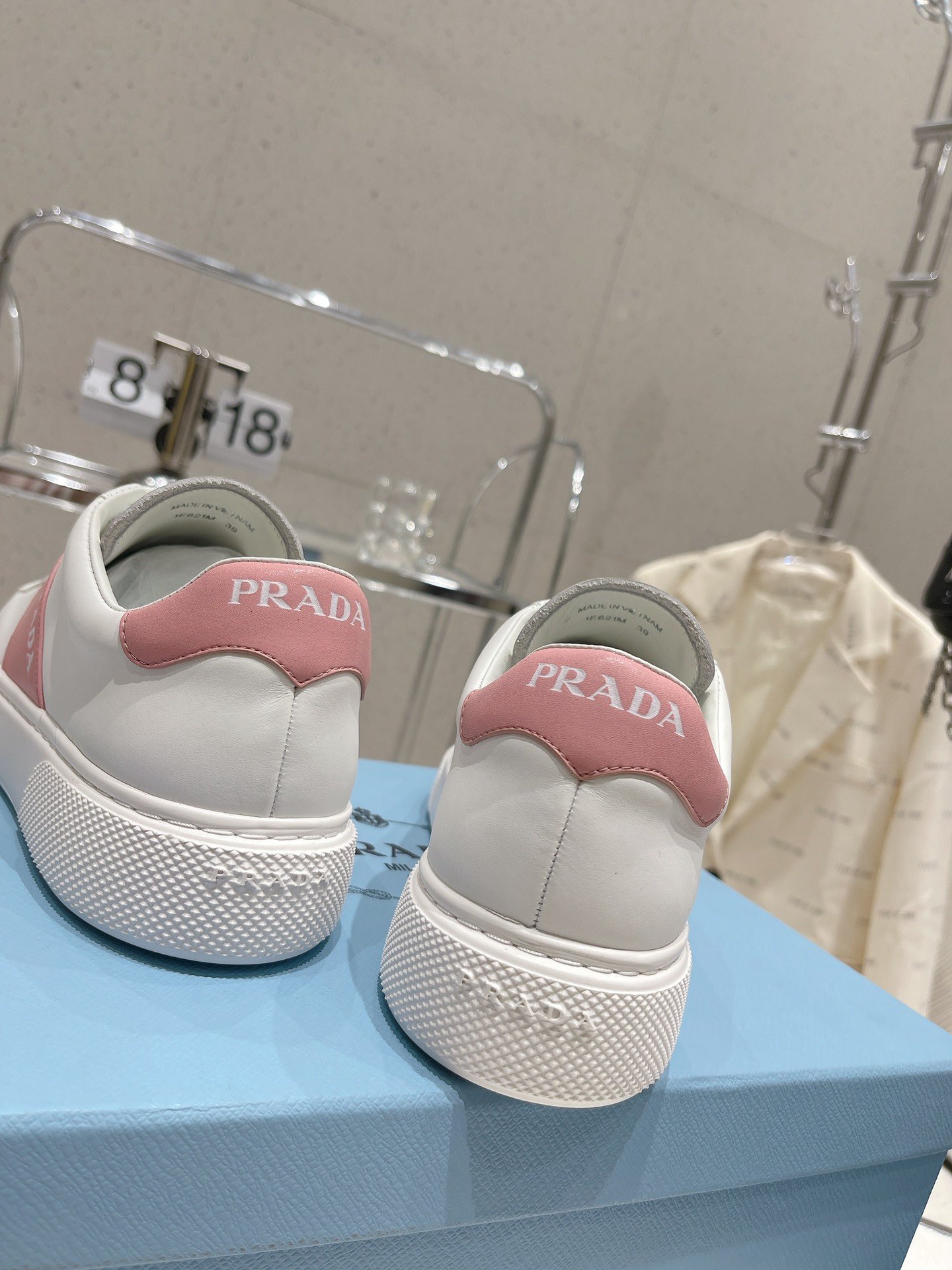 Prada普拉达2023新款板鞋通勤