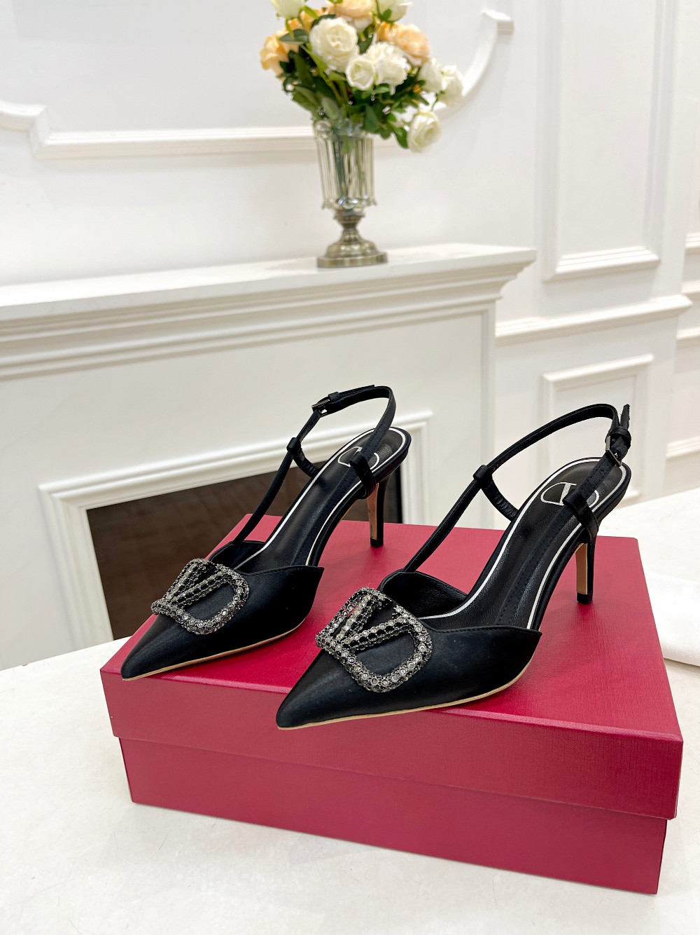 Valentino Spring/Summer Rhinestone Heeled Sandals - Elegant & Stylish 7 a1676478535076 3835