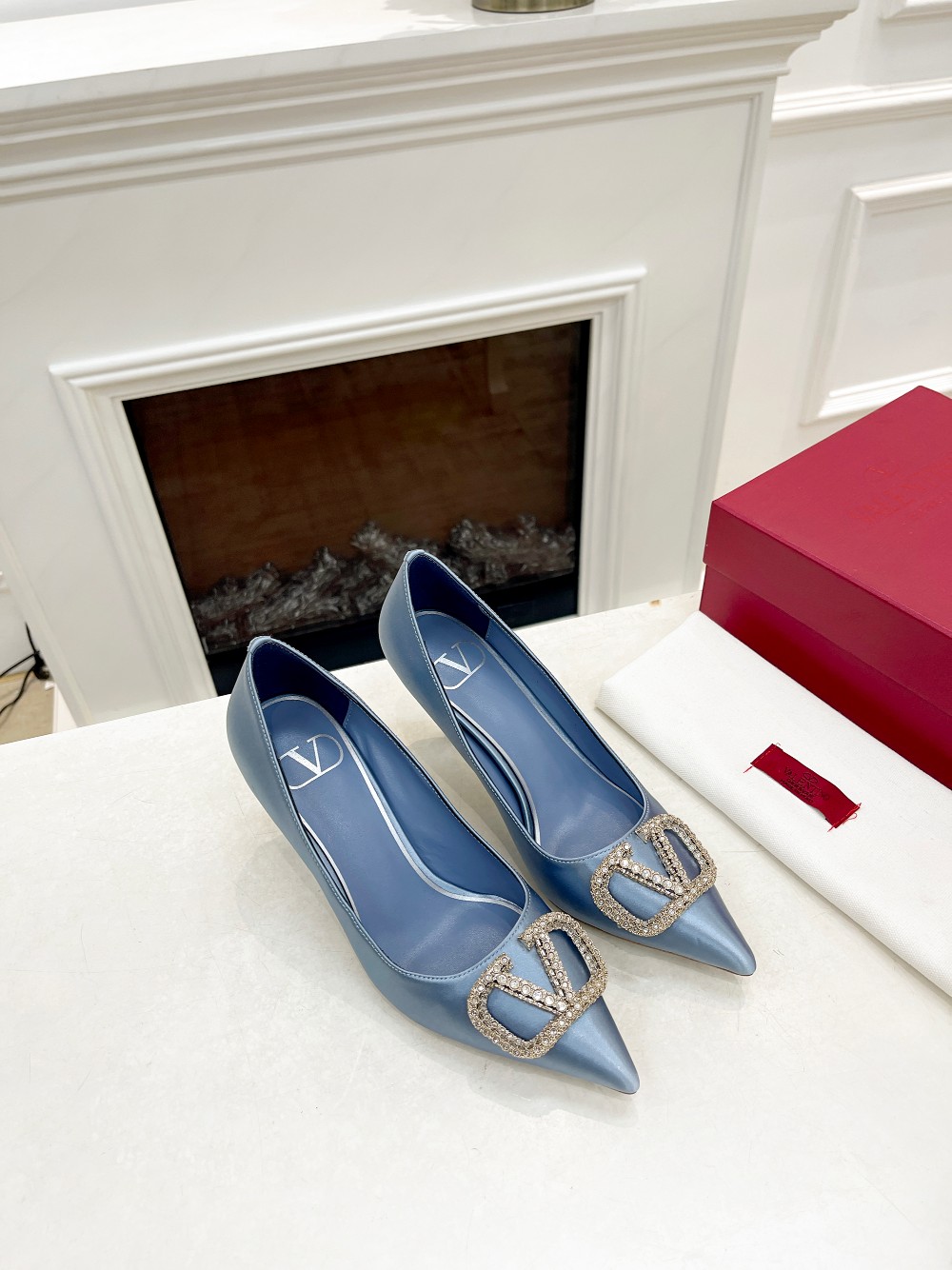 versión superior 𝑉𝐴𝐿𝐸𝑁𝑇𝐼𝑁𝑂 Valentino Primavera/Verano 2023 nuevos de mujer. ¡8 colores zapa