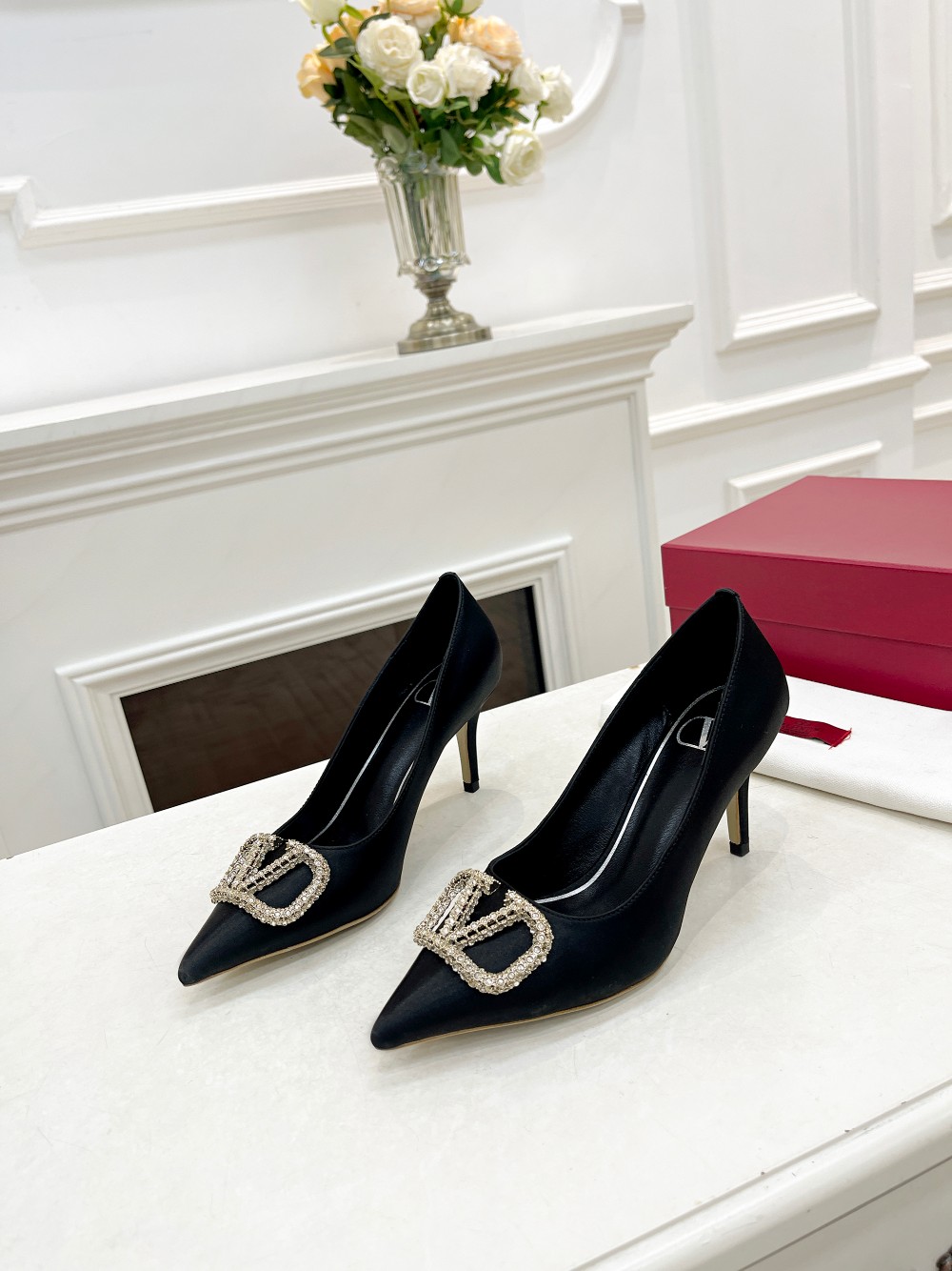 versión superior 𝑉𝐴𝐿𝐸𝑁𝑇𝐼𝑁𝑂 Valentino Primavera/Verano 2023 nuevos de mujer. ¡8 colores zapa