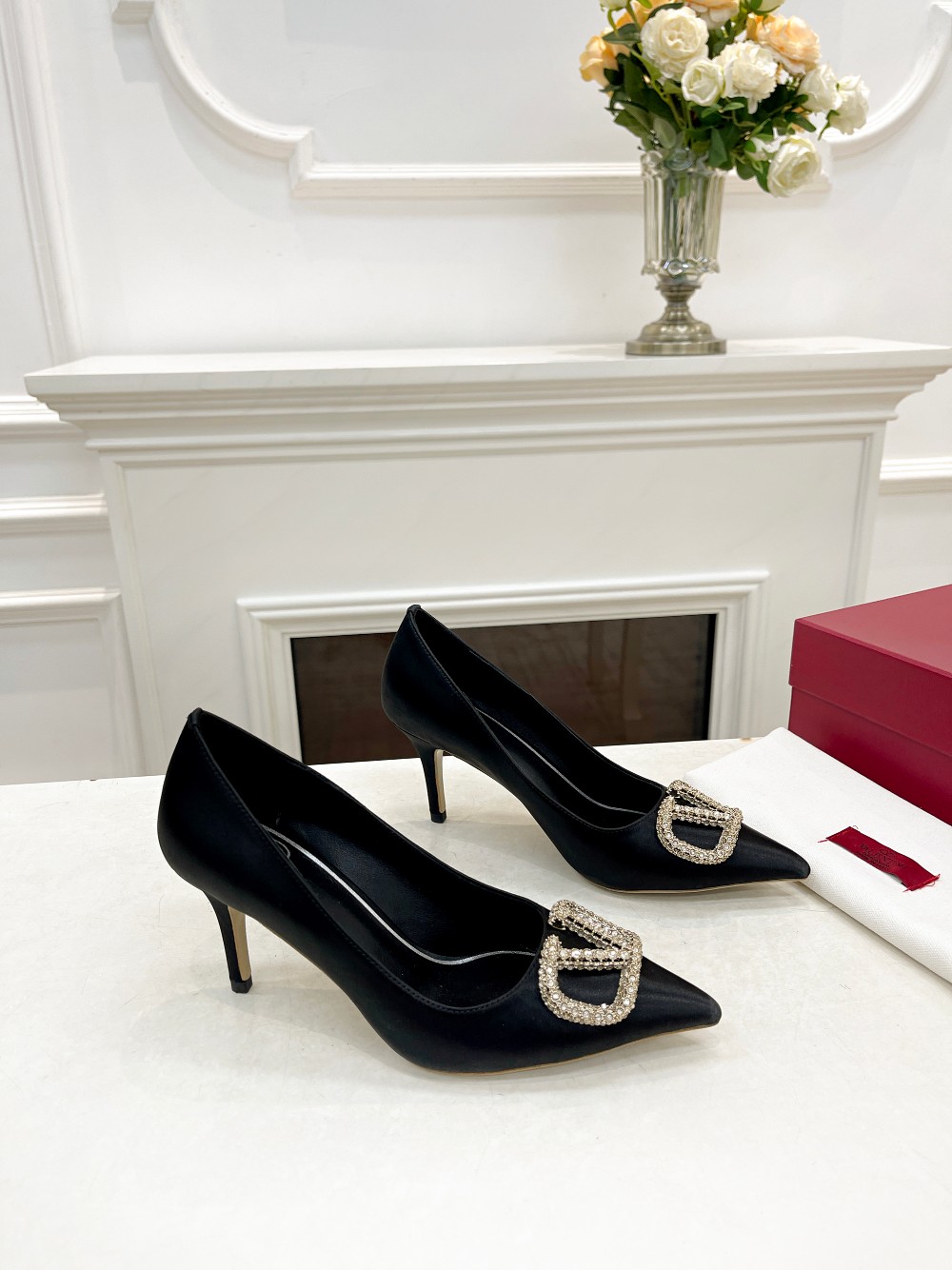 versión superior 𝑉𝐴𝐿𝐸𝑁𝑇𝐼𝑁𝑂 Valentino Primavera/Verano 2023 nuevos de mujer. ¡8 colores zapa