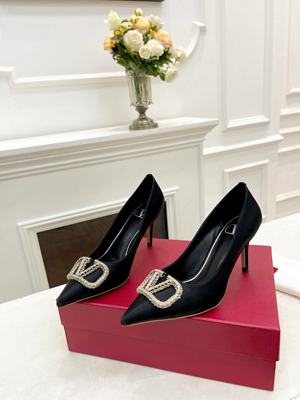 versión superior 𝑉𝐴𝐿𝐸𝑁𝑇𝐼𝑁𝑂 Valentino Primavera/Verano 2023 nuevos de mujer. ¡8 colores zapa