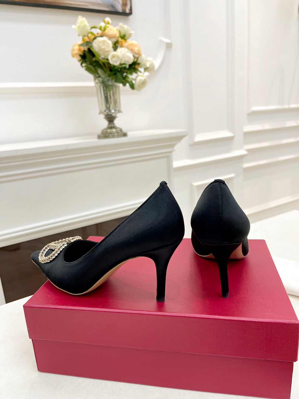 versión superior 𝑉𝐴𝐿𝐸𝑁𝑇𝐼𝑁𝑂 Valentino Primavera/Verano 2023 nuevos de mujer. ¡8 colores zapa