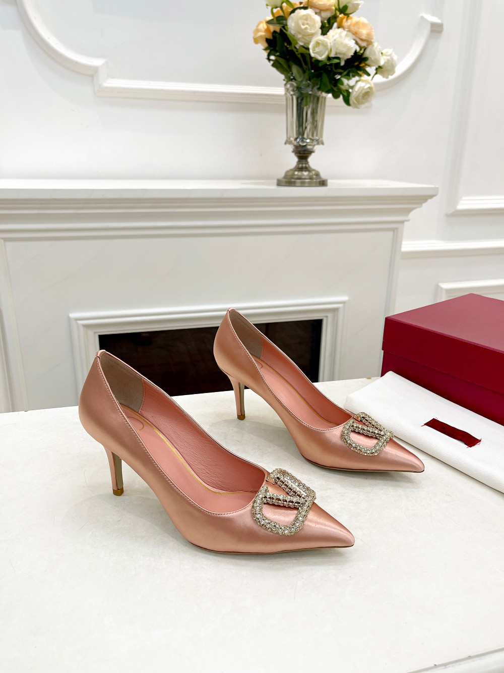 versión superior 𝑉𝐴𝐿𝐸𝑁𝑇𝐼𝑁𝑂 Valentino Primavera/Verano 2023 nuevos de mujer. ¡8 colores zapa