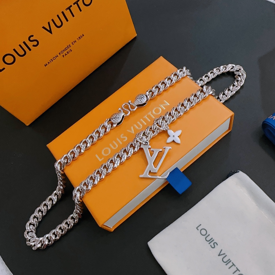 Louis Vuitton High
 Jewelry Necklaces & Pendants Top Designer replica
 Unisex Vintage Chains