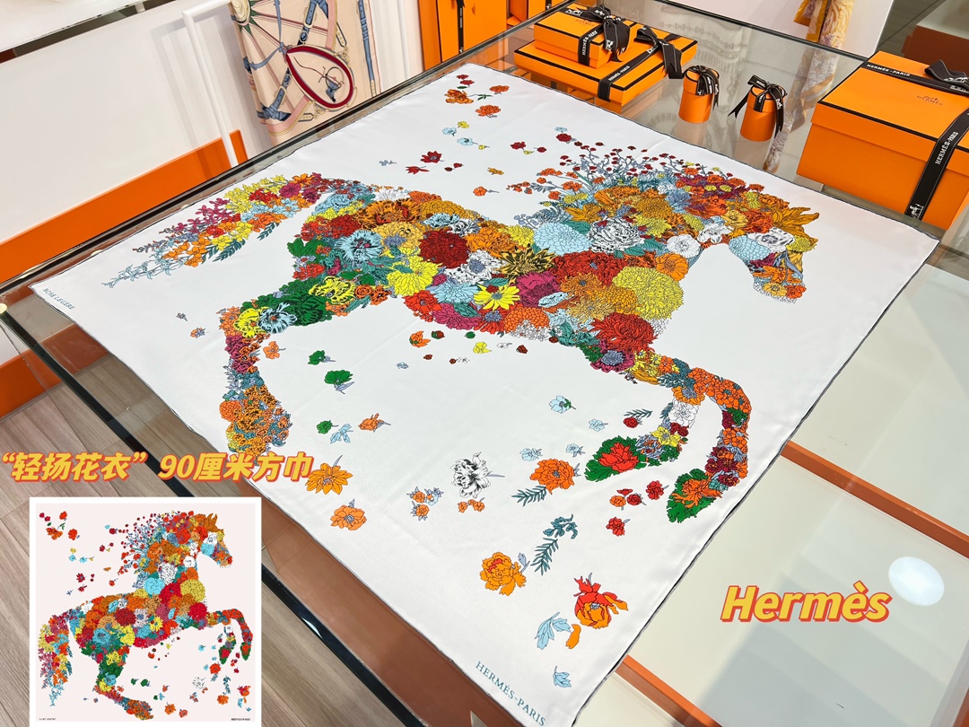 “轻扬花衣”hermes ~90厘米方巾

手工卷边斜纹真丝方巾（100%桑蚕丝）。

爱马仕丝巾是创意