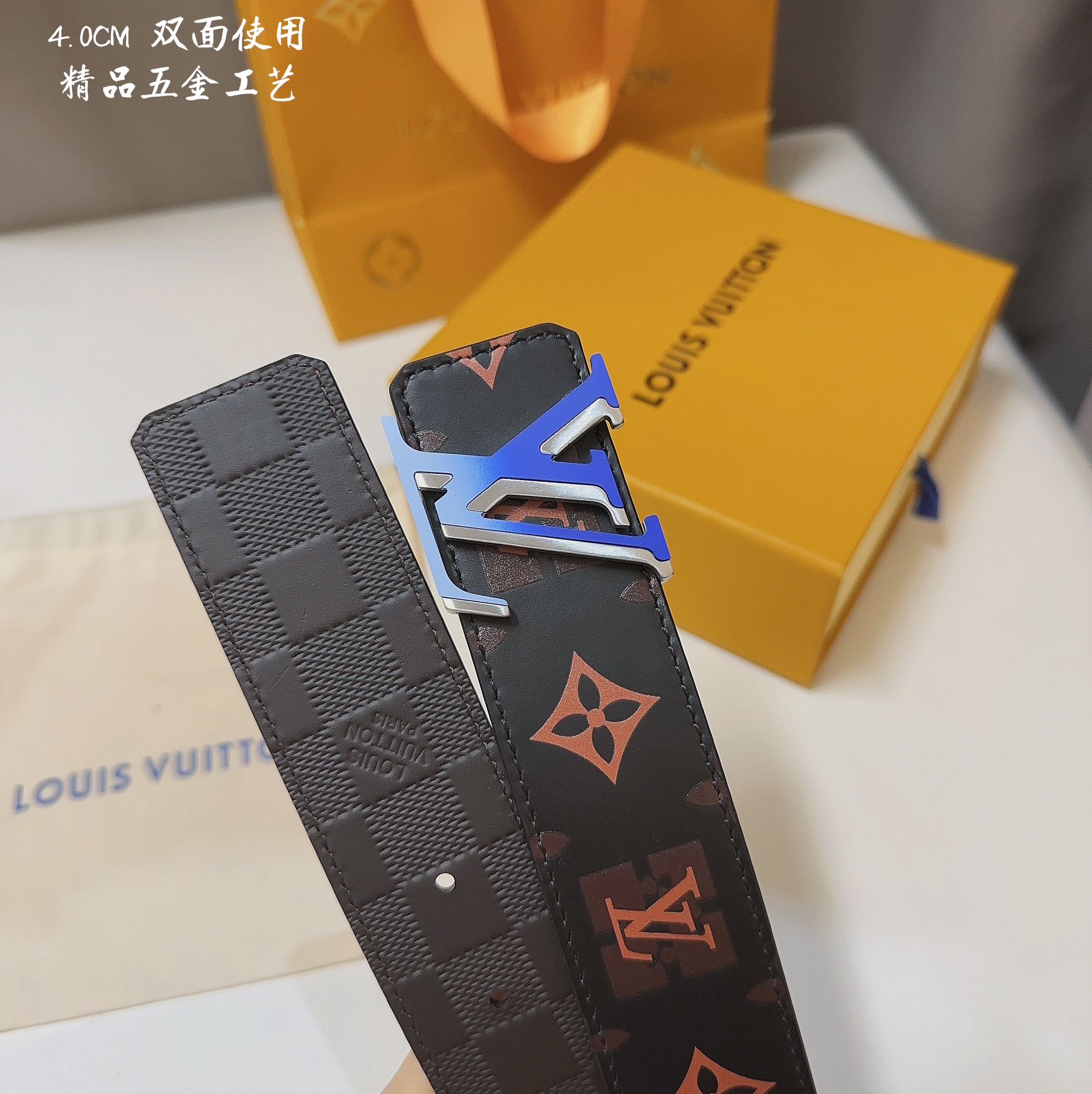 NO:138575,Synchronous LV Louis Men's Width 4.0 CM Simple and generous AB side combination, double-sided use, very good wearing effect, best recommendation for gifts for self-use, belt, louis vuitton, louis vuitton19860909同步 LV路易男士 宽度4.0 CM 简单大方 AB面搭配 双面使用 佩戴效果非常不错 送礼自用最佳推荐,皮带,louis vuitton,louis vuitton,Belt