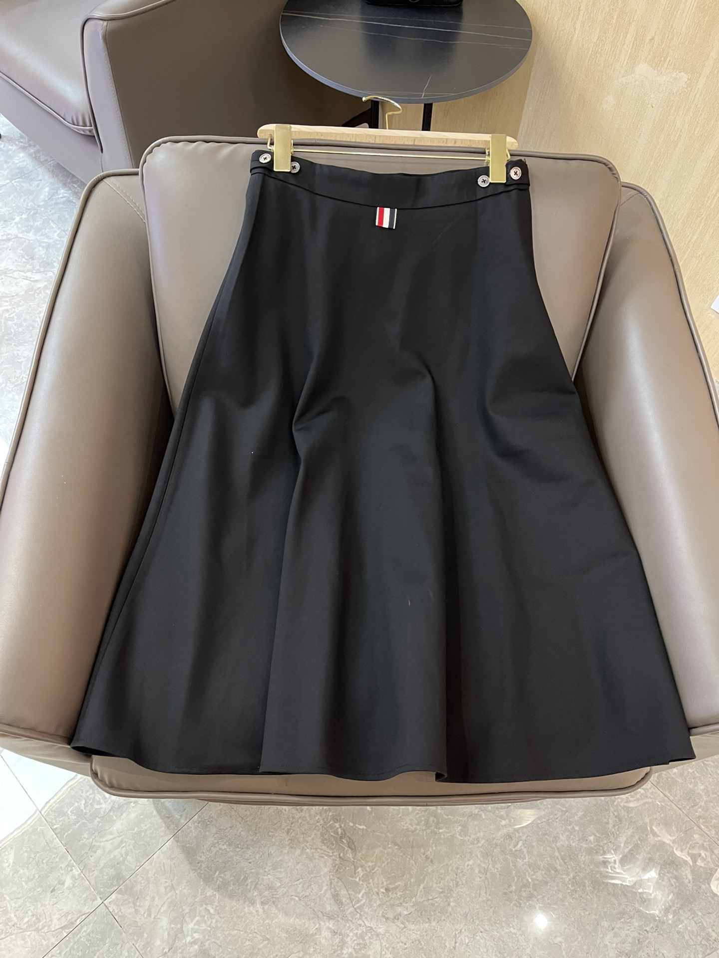KZ008#新款半裙⚠️Pzedqe????\nTB 最新款 西装料 长半裙 灰色 黑色 36-38-40-42