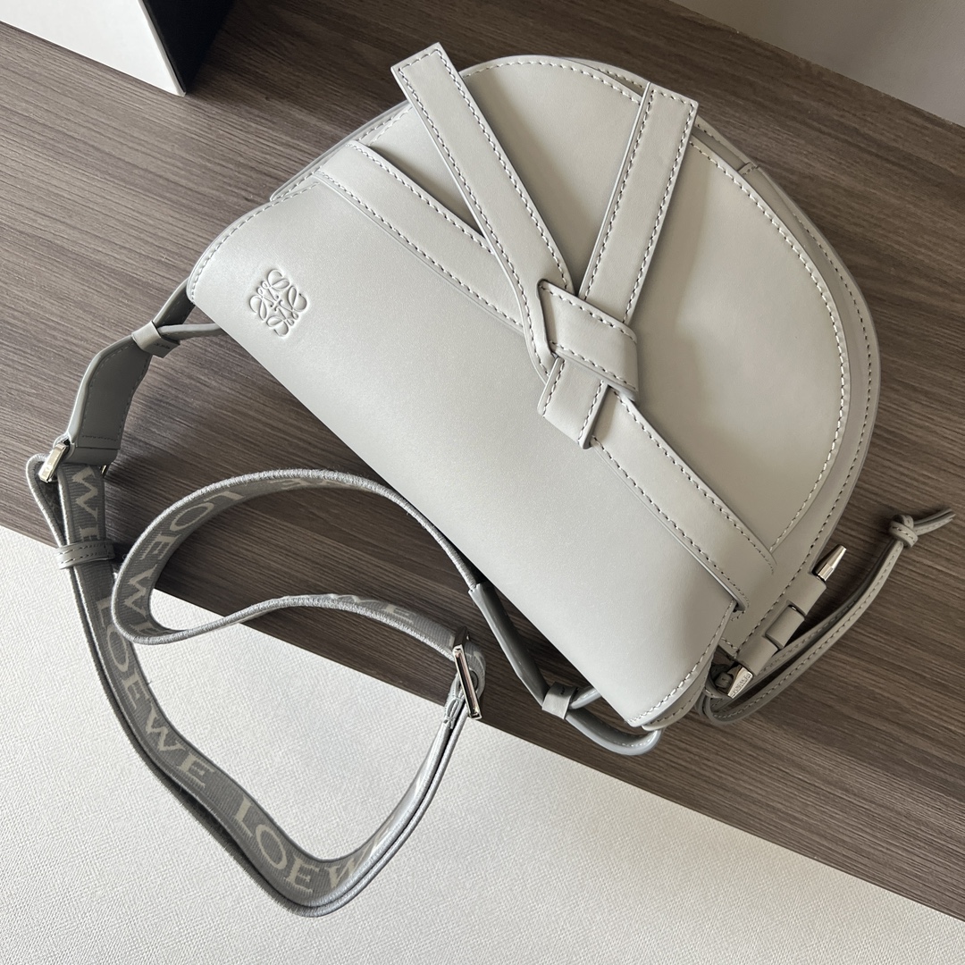 [Loewe Women