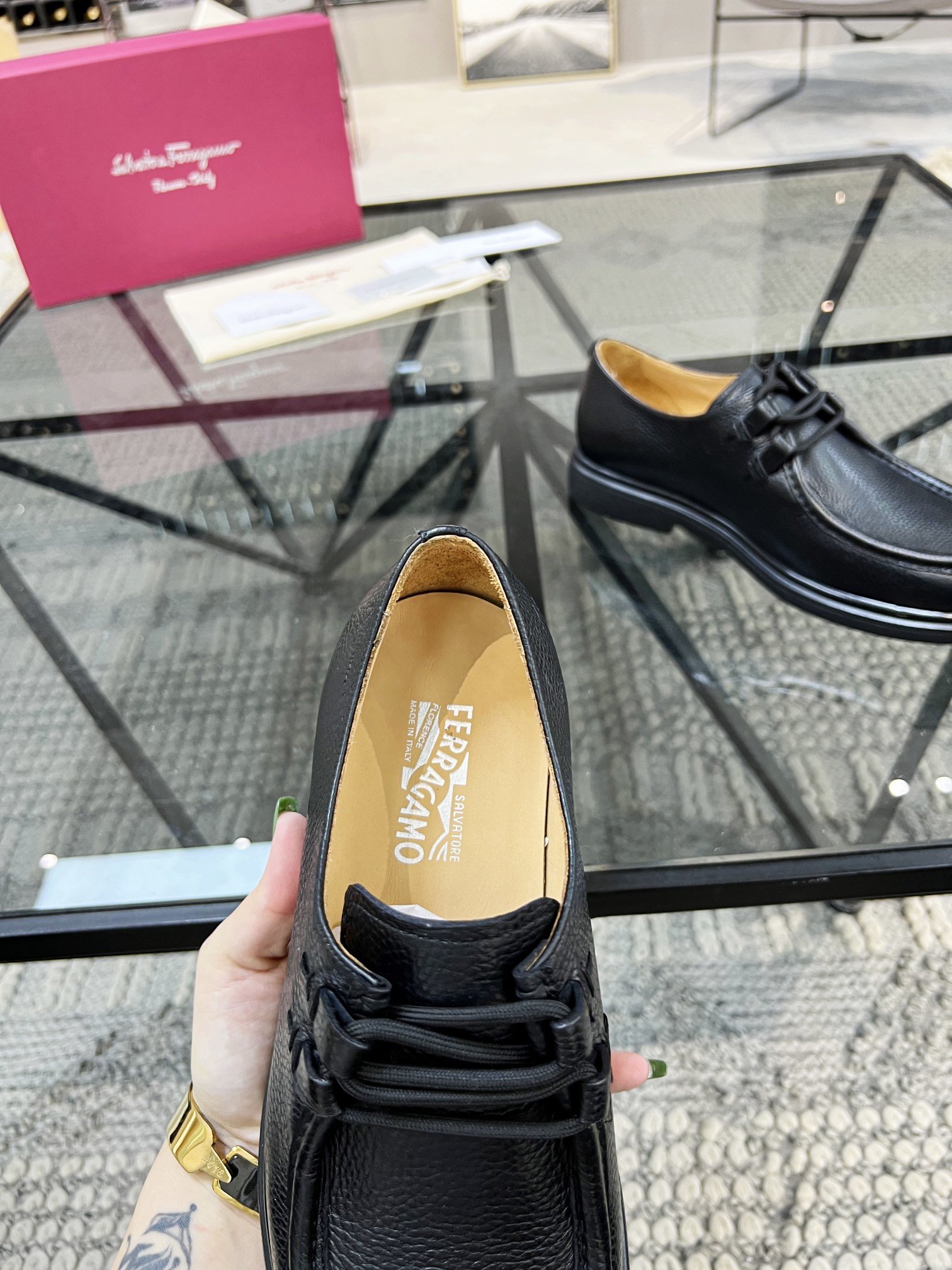 F顶级代购菲男神休闲皮鞋专柜同步发售