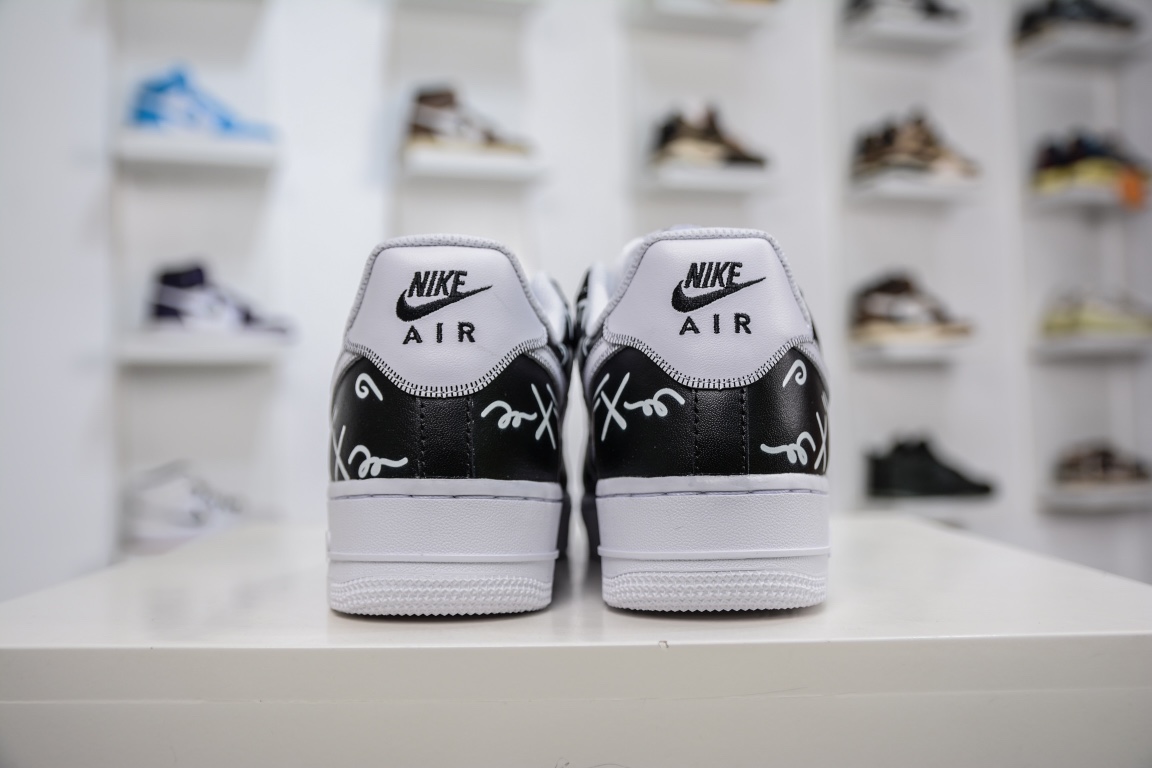 260 官方爆款定制 Kaws×Nike Air Force 1 Low’07 黑白小熊联名配色 CW2288-777