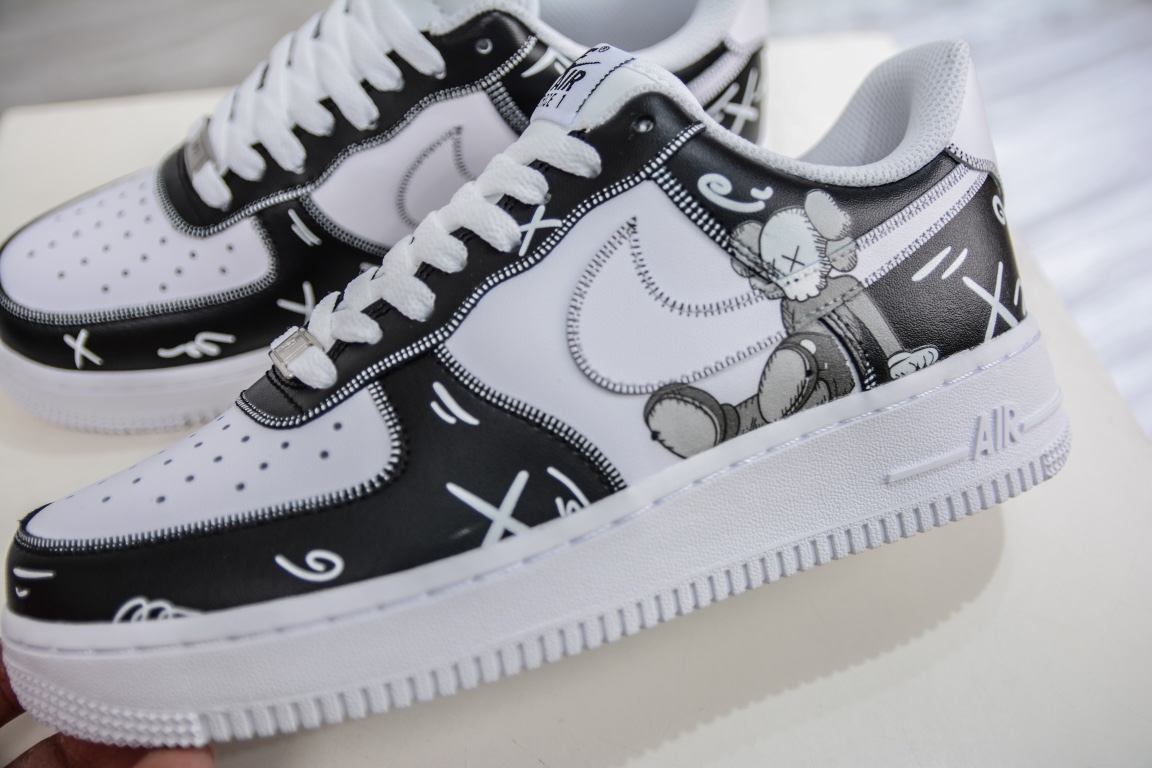 260 官方爆款定制 Kaws×Nike Air Force 1 Low’07 黑白小熊联名配色 CW2288-777