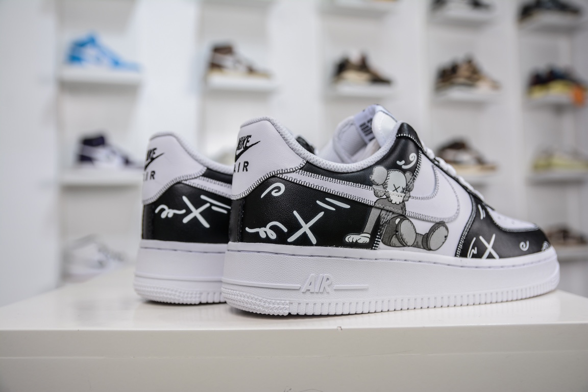 260 官方爆款定制 Kaws×Nike Air Force 1 Low’07 黑白小熊联名配色 CW2288-777