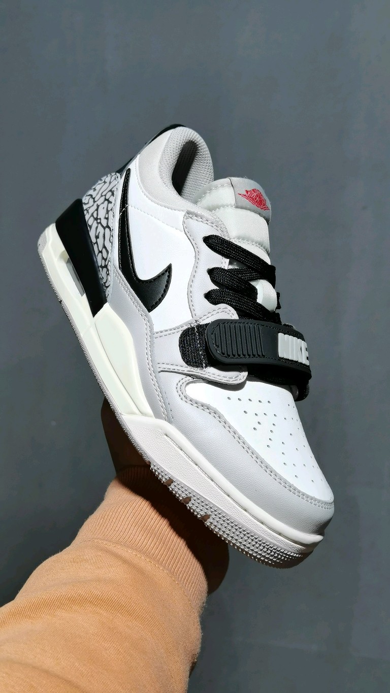 AJ312黑白银尺码40-47.5总