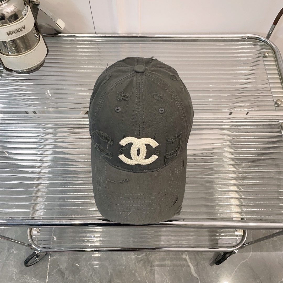NO:213007,Xiaoxiang new ripped street style cotton baseball cap, personalized and fashionable style, casual and cool feeling hat, fisherman hat, baseball cap, knit hat, hat, espadrilles, hats19860909小香 新款破洞街头风棉布棒球帽,个性时尚款,休闲带点酷酷的感觉帽子渔夫帽棒球帽针织帽,帽子,espadrilles,hats,hat