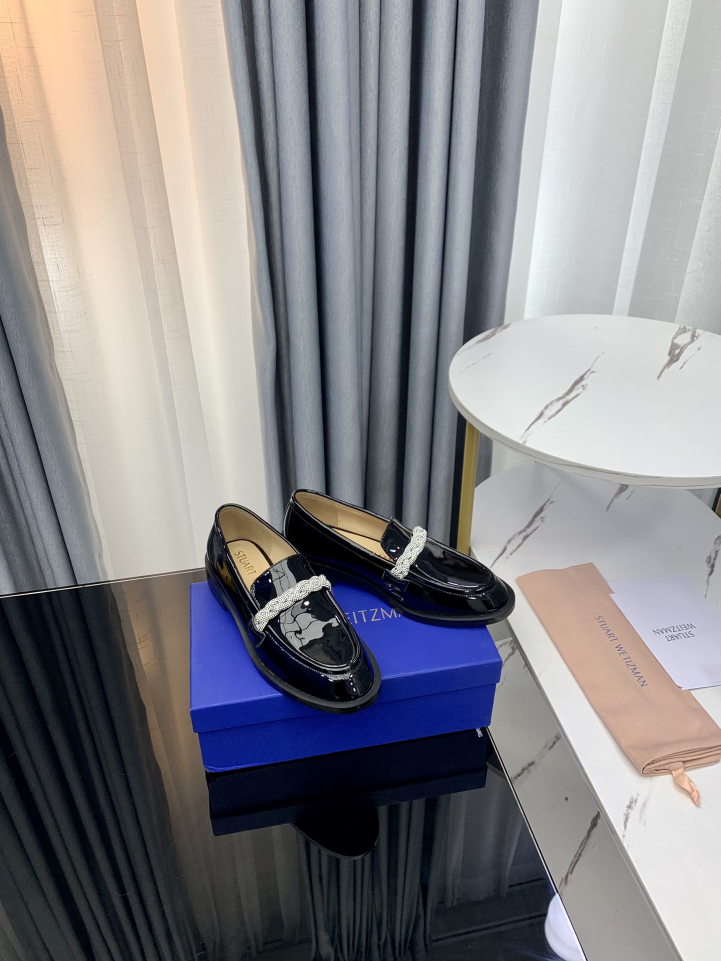 Stuart Weitzman SW 2023 Queen of Fame Flat Shoes Review: Elegant Pearl Decoration. - 图片 3