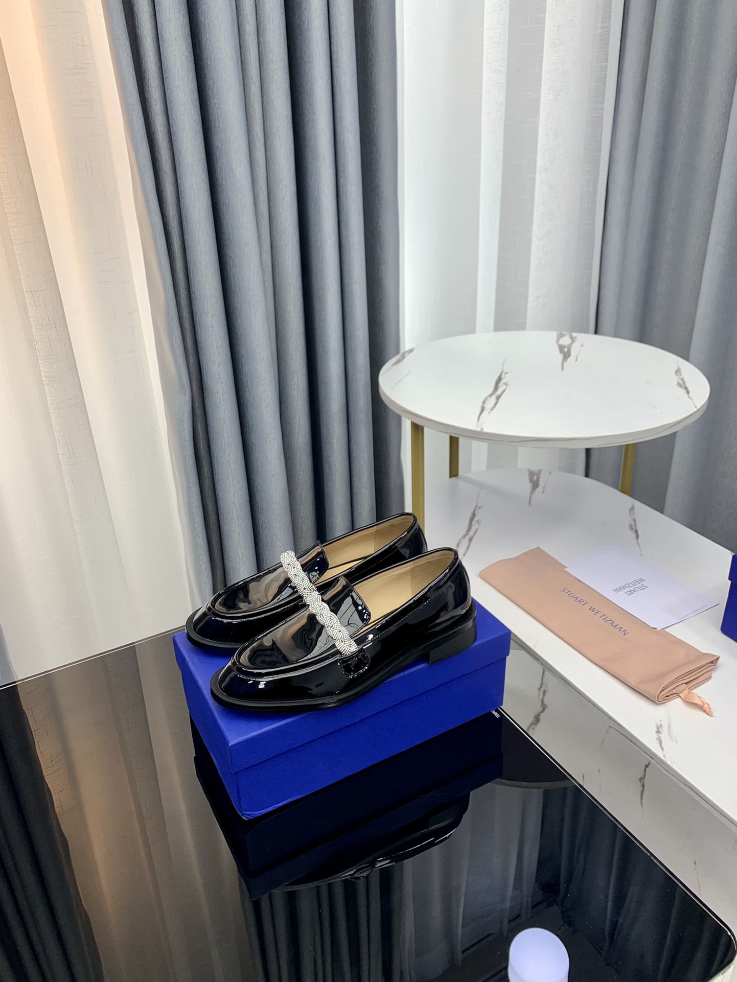 Stuart Weitzman SW 2023 Queen of Fame Flat Shoes Review: Elegant Pearl Decoration. - 图片 5