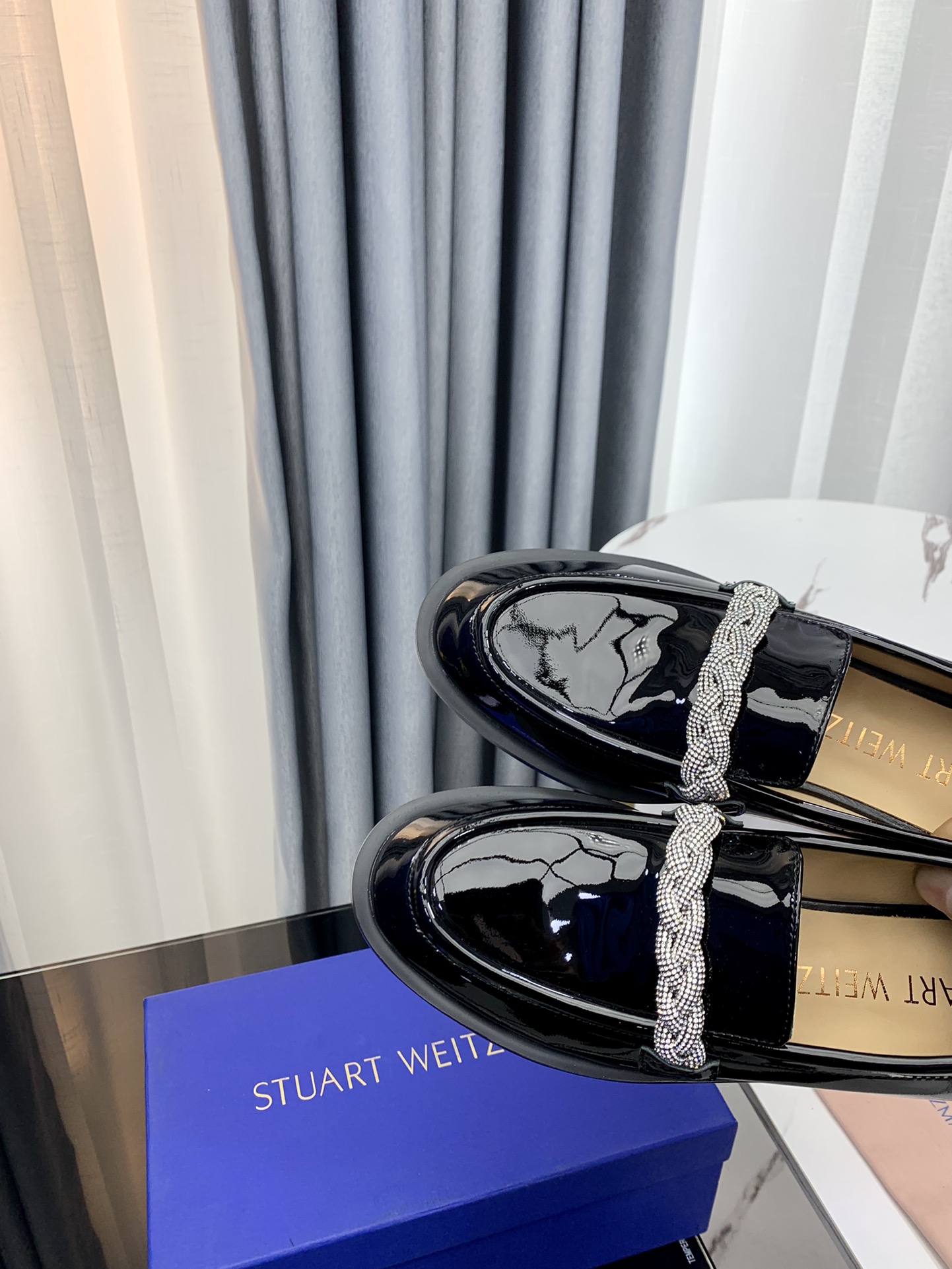 Stuart Weitzman SW 2023 Queen of Fame Flat Shoes Review: Elegant Pearl Decoration. - 图片 8