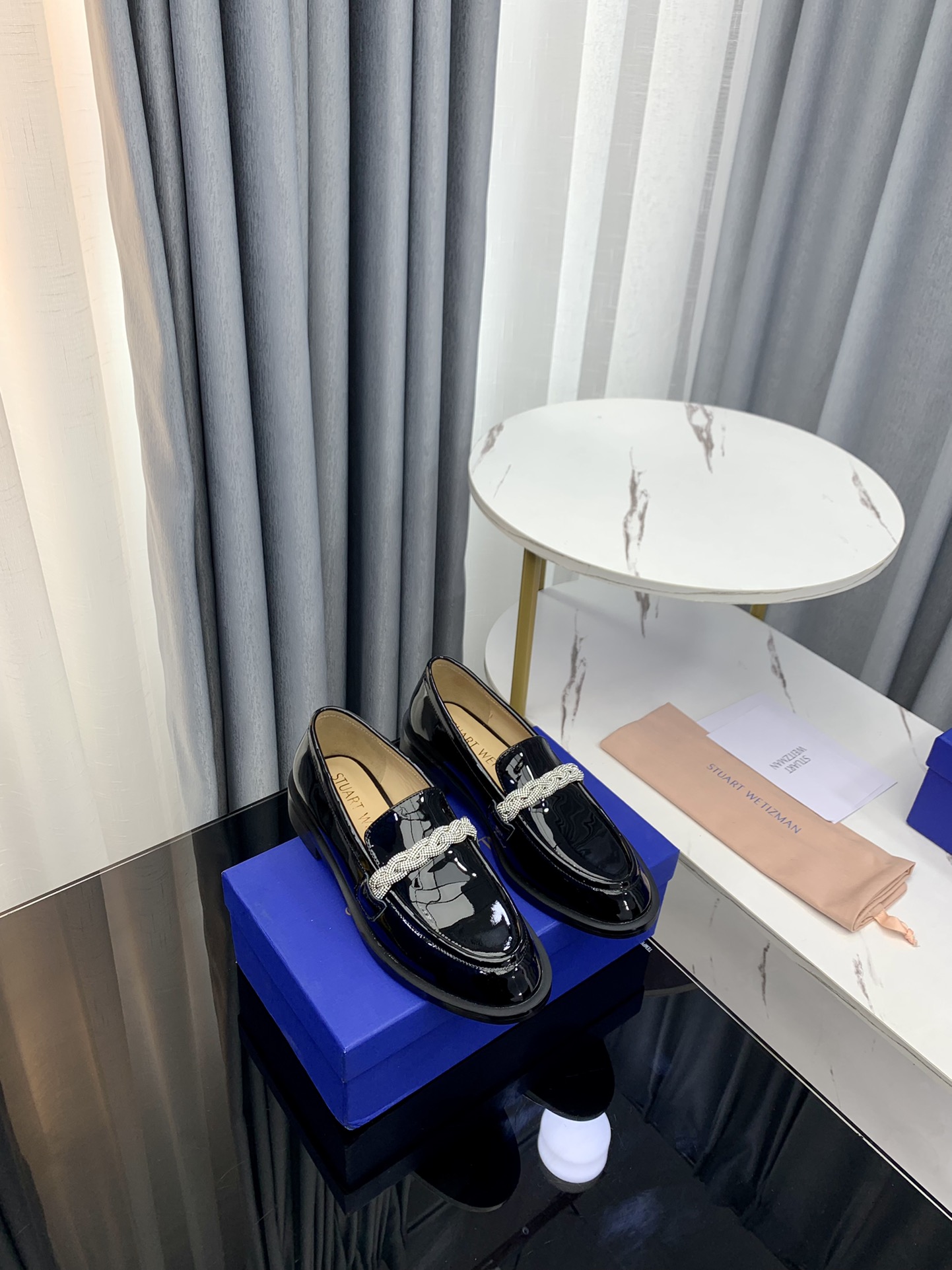 Stuart Weitzman SW 2023 Queen of Fame Flat Shoes Review: Elegant Pearl Decoration. - 图片 2