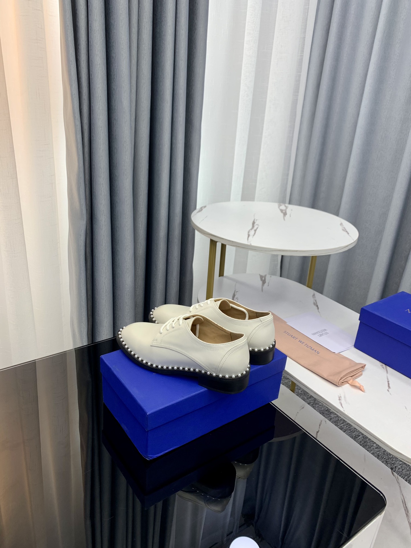Stuart Weitzman SW 2023 Queen of Fame Flat-Shoes: Elegant and Comfortable Design - 图片 3