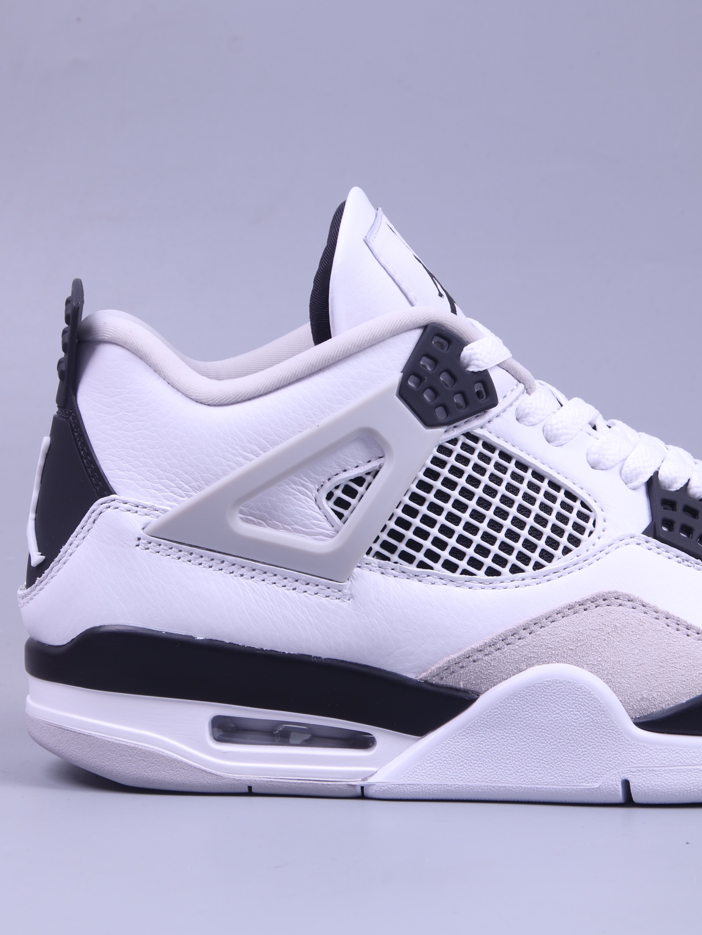 AJ4灰白黑尺码40-47.5总裁D