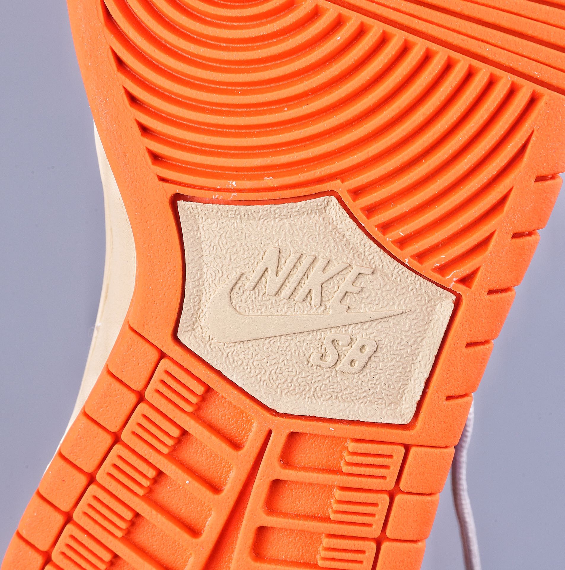200 Nike Dunk SB 巴黎时装周走秀款 联手EJDER  BQ6817-038