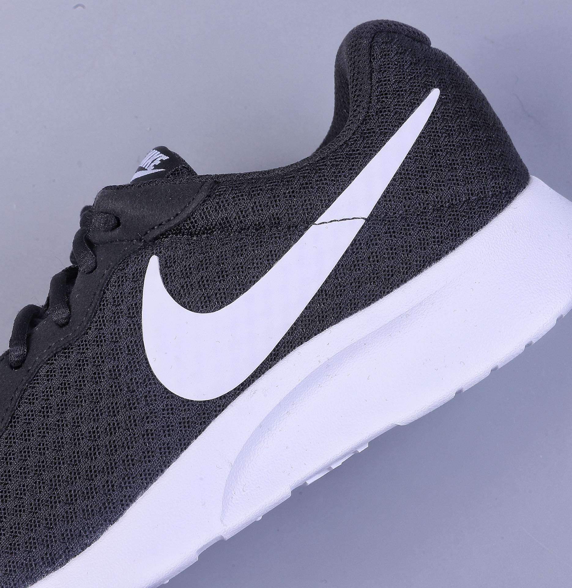 120 Nike Tanjun 透气缓震 伦敦三代 低帮运动跑步鞋 812654-011